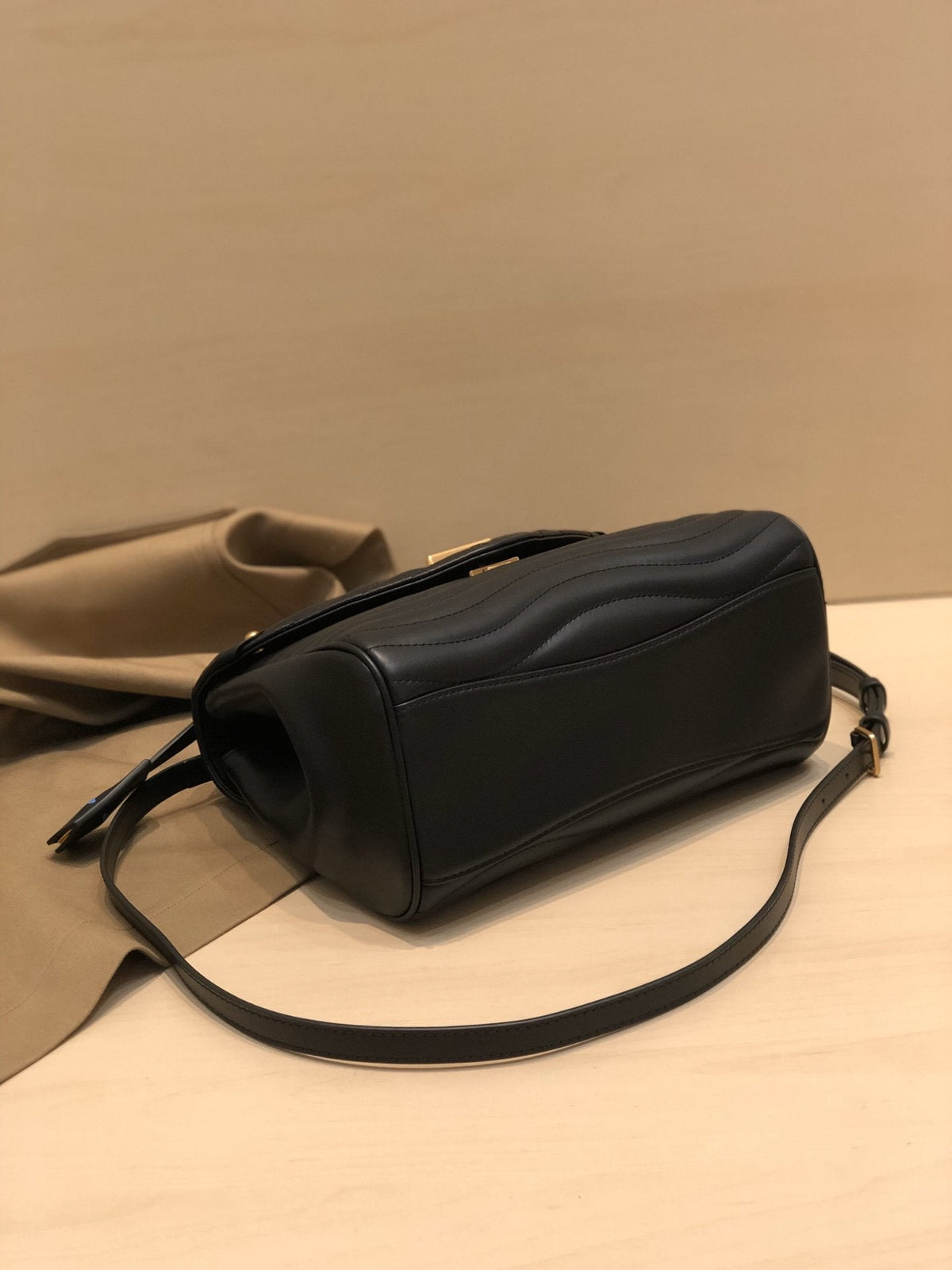 LV TOP HANDLE 26CM BLACK CALFSKIN