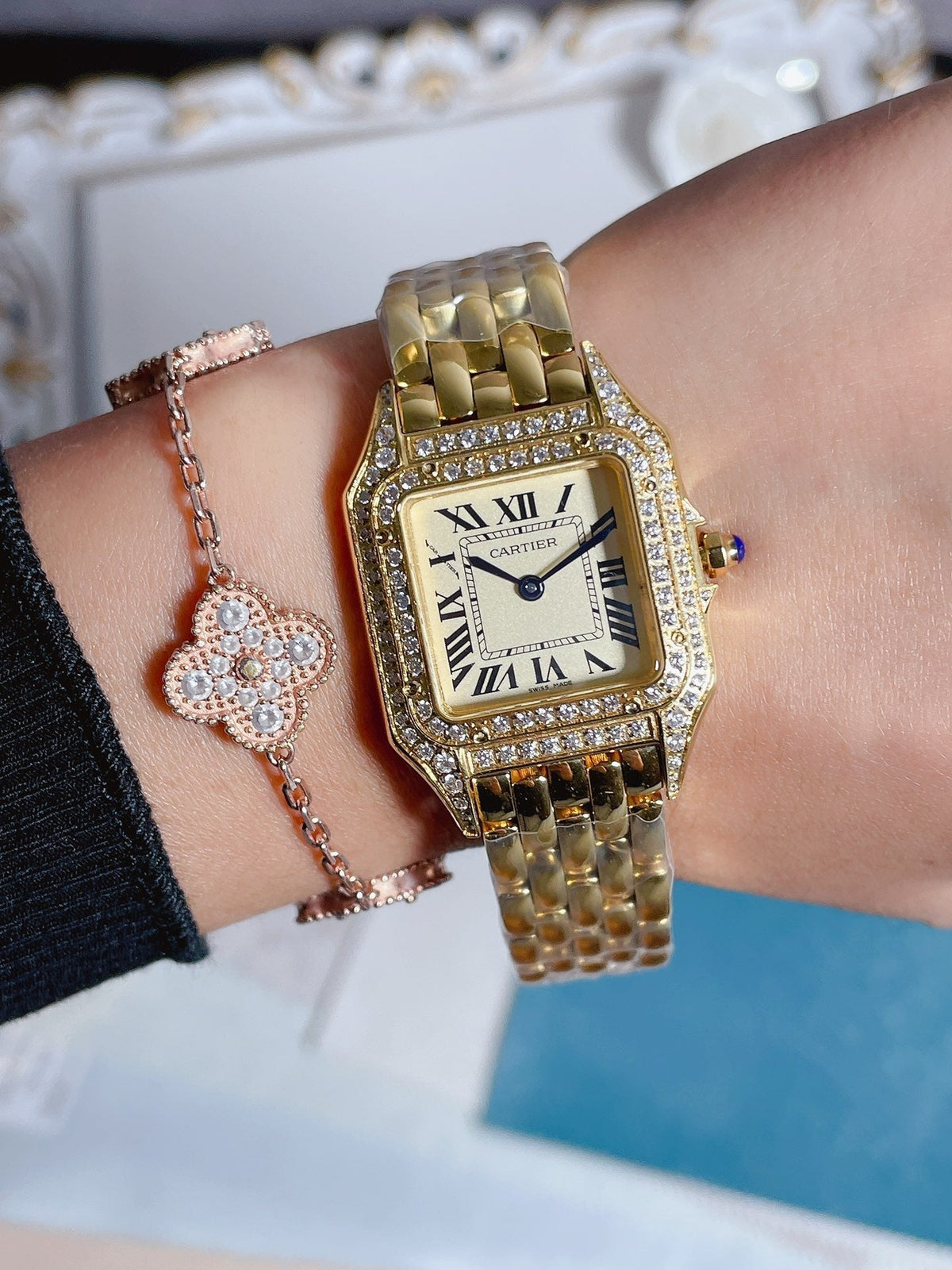 Cartier Panthère de Cartier 27 x 37 mm Yellow Gold Diamond Bezel Watch