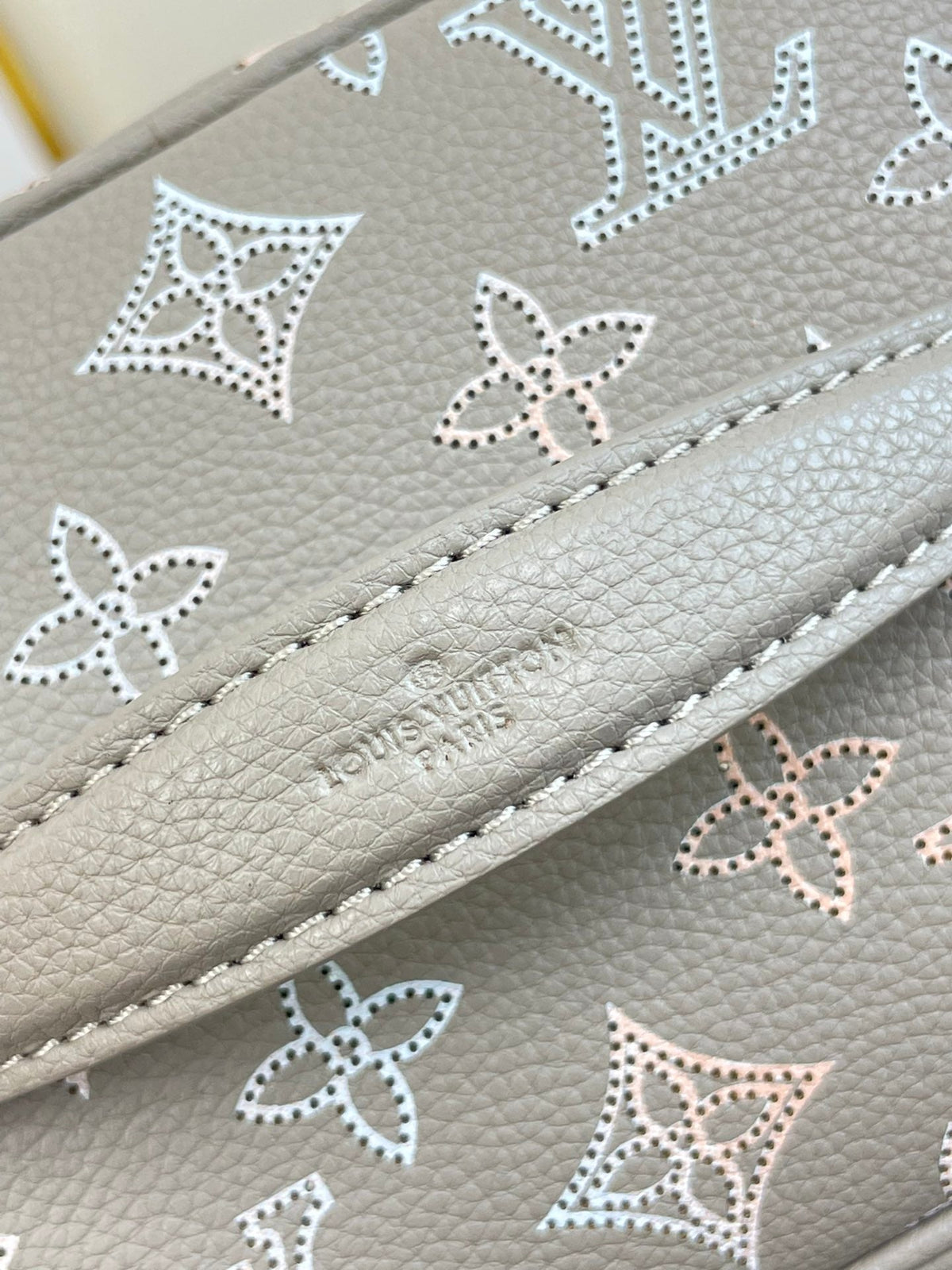 NICE MINI 20 MAHINA CALFSKIN