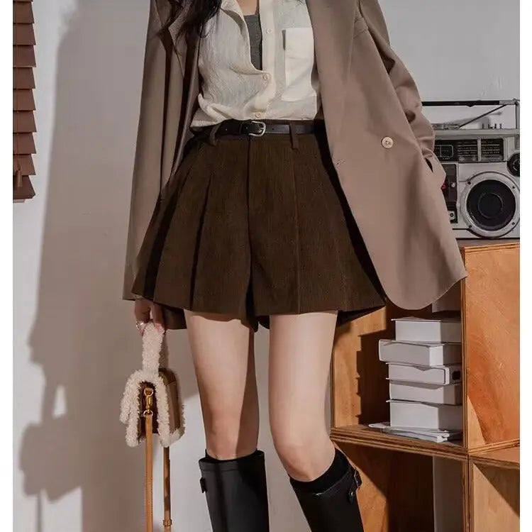 Corduroy Pleated Slim Casual Wide-leg Shorts Women hercurva