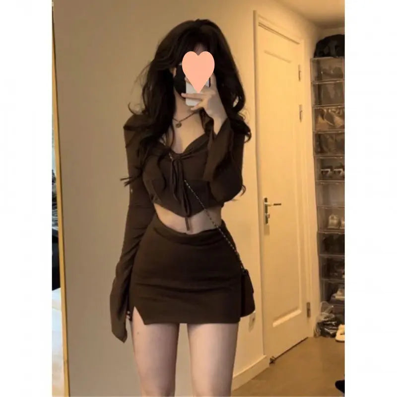 American Hot Girl Hem Irregular Long Sleeve Top And Skirt Suit hercurva