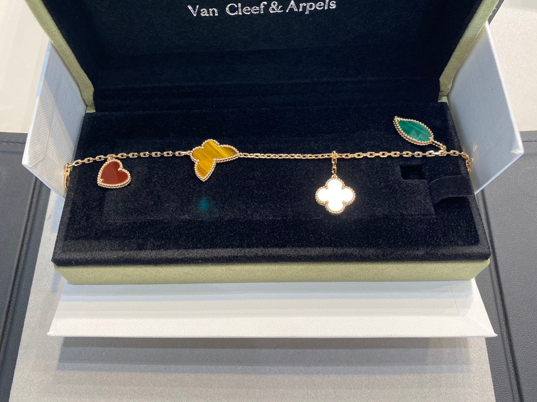 VCA Lucky Vintage 4 Motifs Gold Bracelet