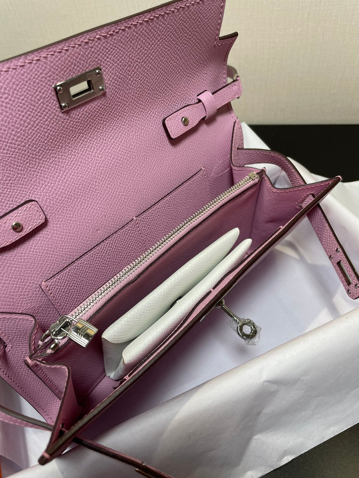 kelly to go wallet 20.5 light pink epsom silver hardware