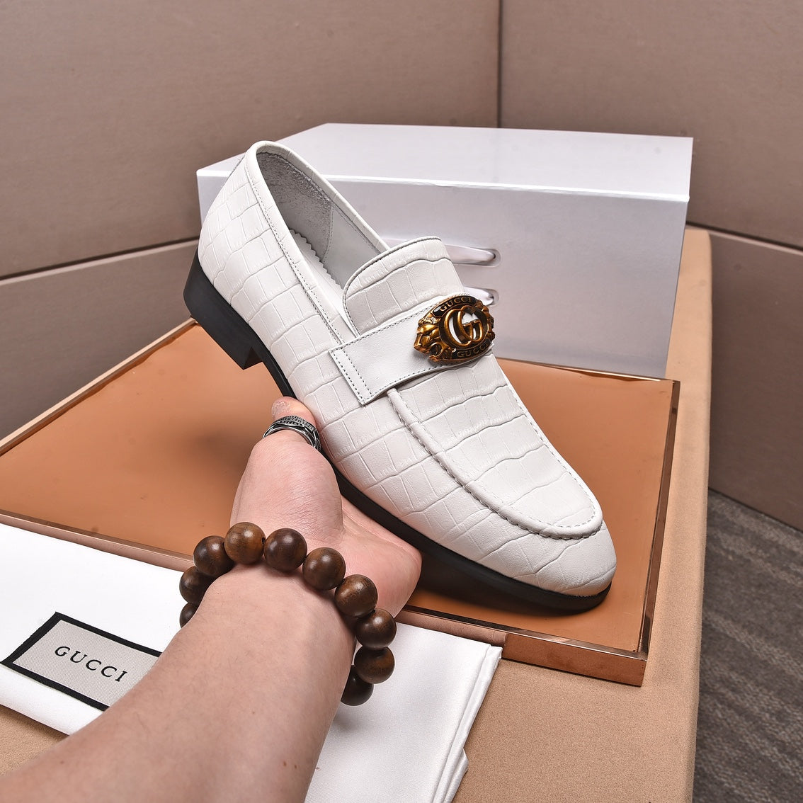 GG Men's Interlocking GG Loafer White Cowhide 498782