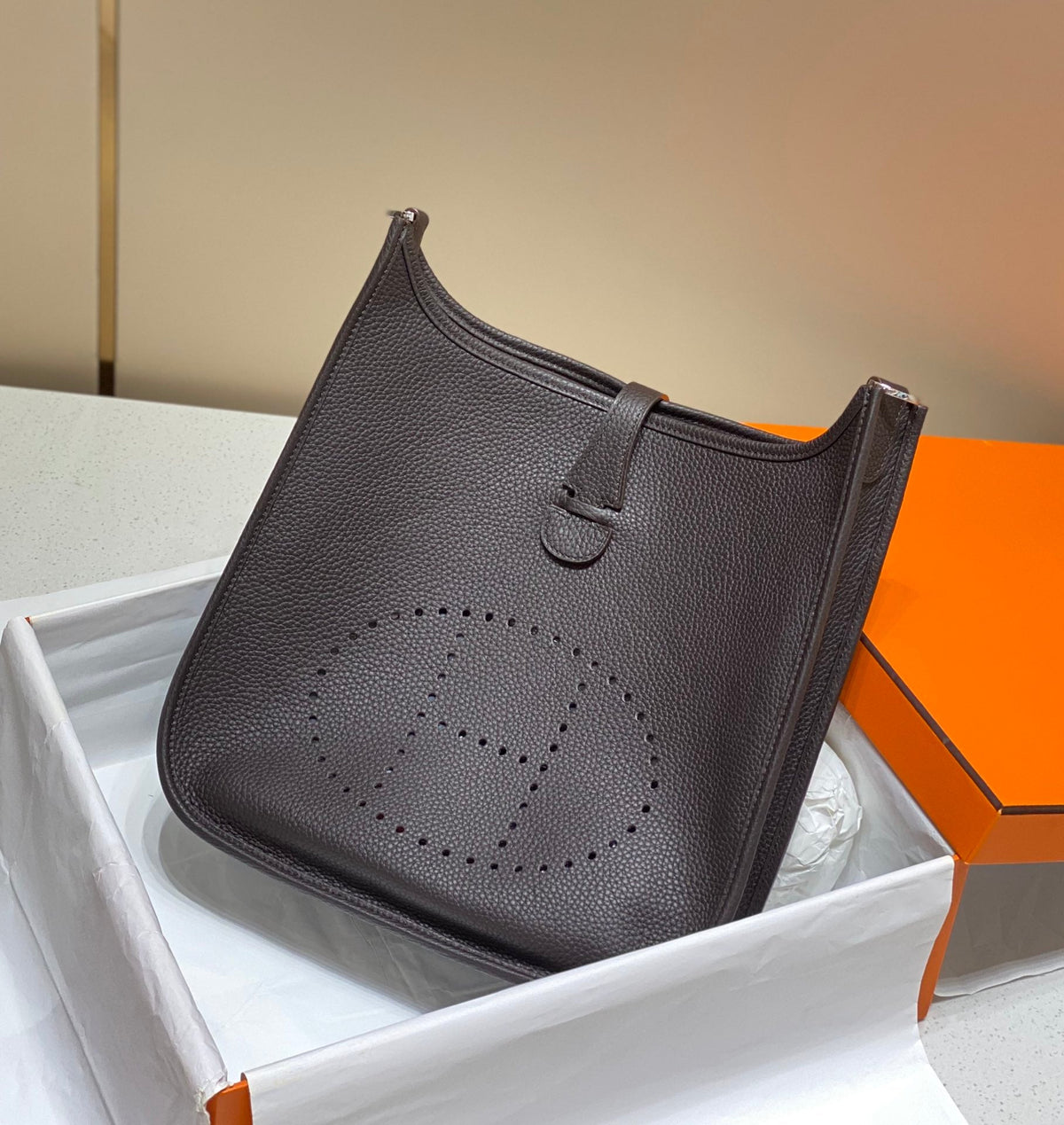 Evelyne 29cm Chocolate Togo Shw