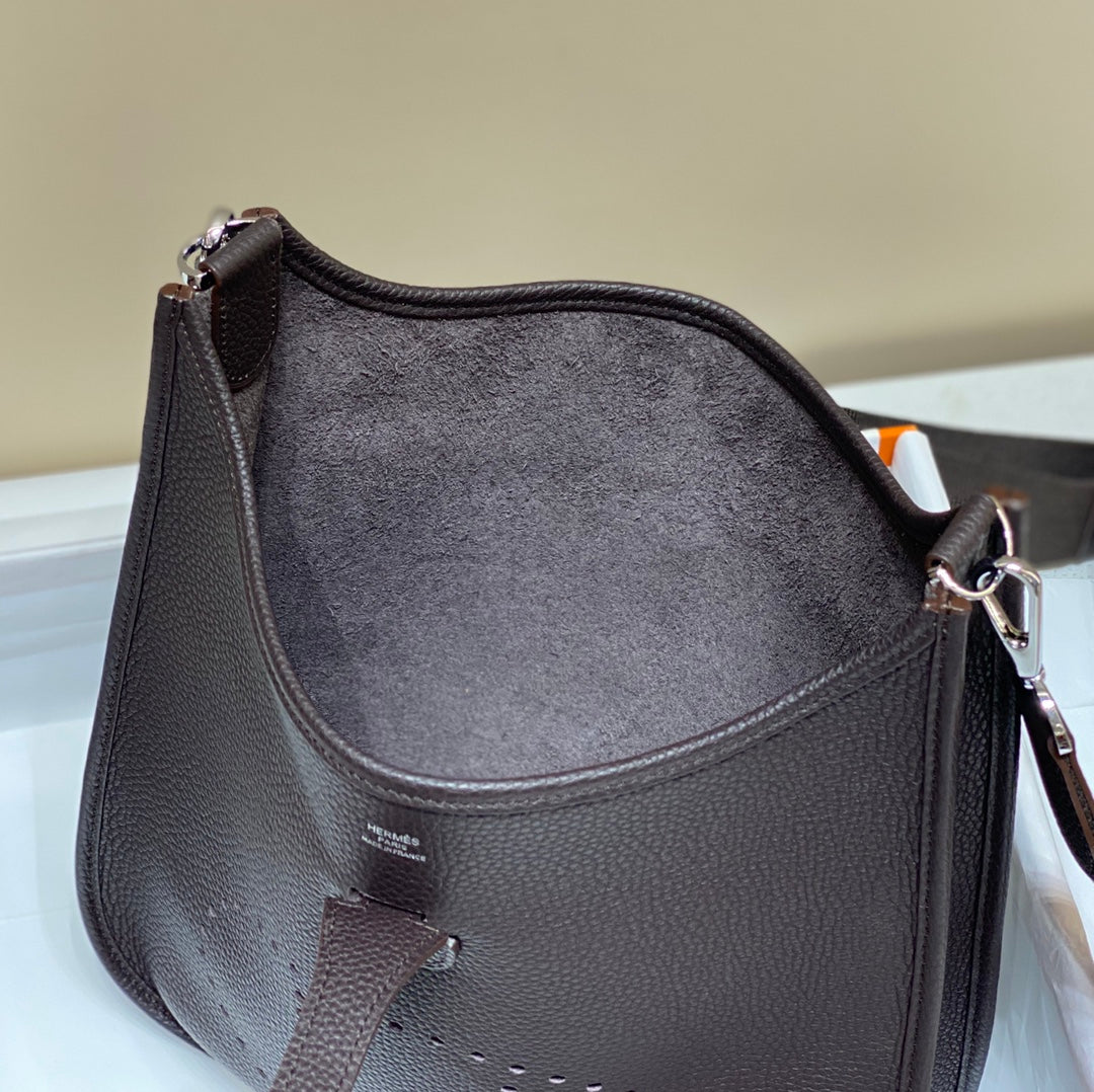 Evelyne 29cm Chocolate Togo Shw