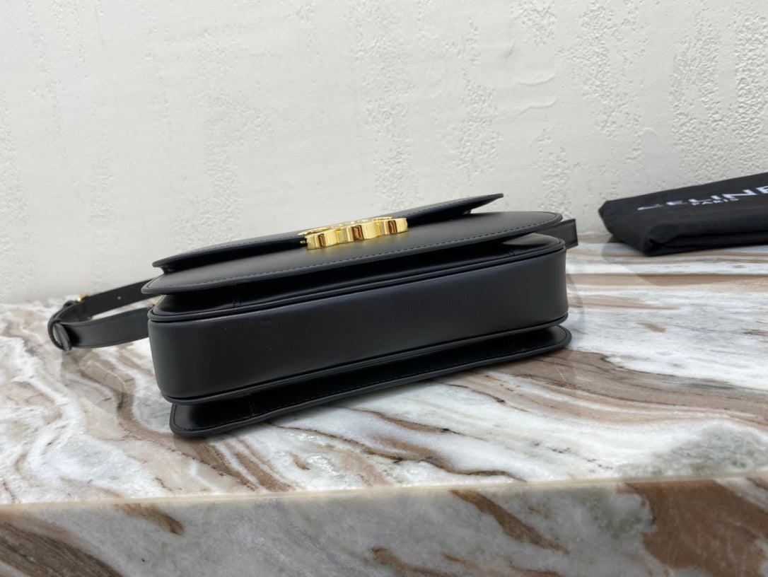 CLASSIQUE TRIOMPHE 22 BLACK CALFSKIN GOLD HARDWARE