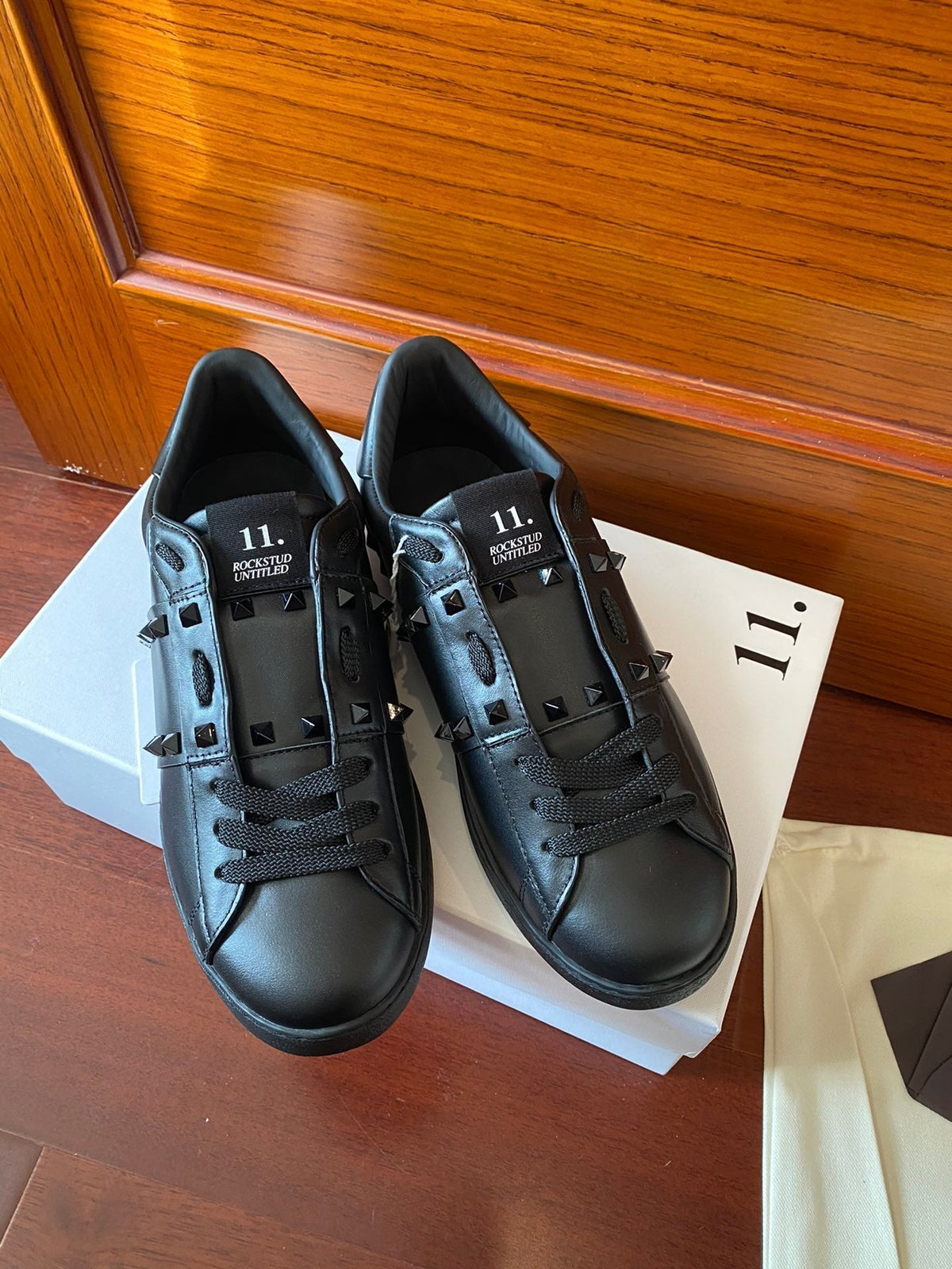 VT Rockstud Sneaker Black Purple Cowhide
