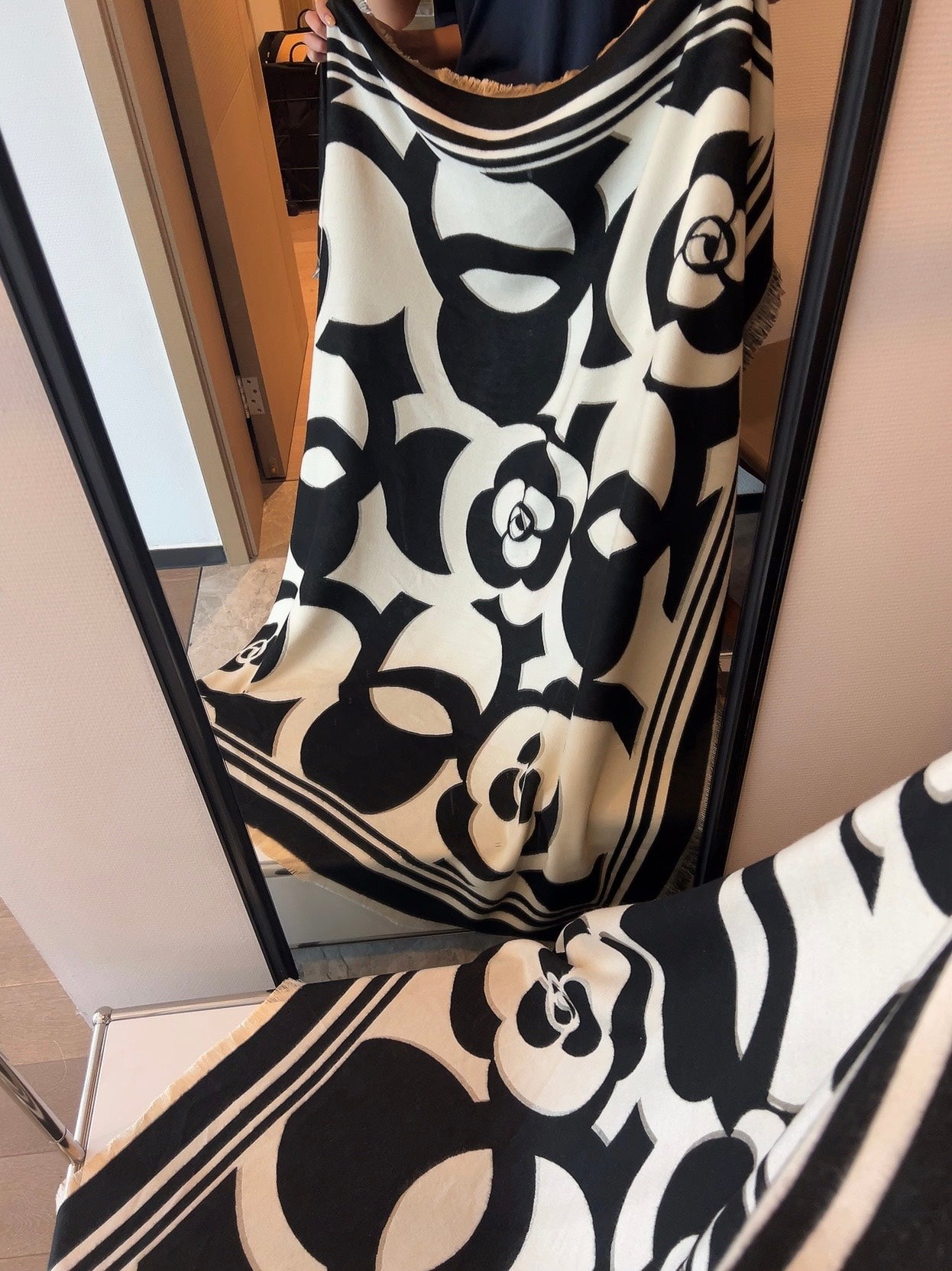 CC Square Scarf 140 CM In Black Mix White Cashmere 319061