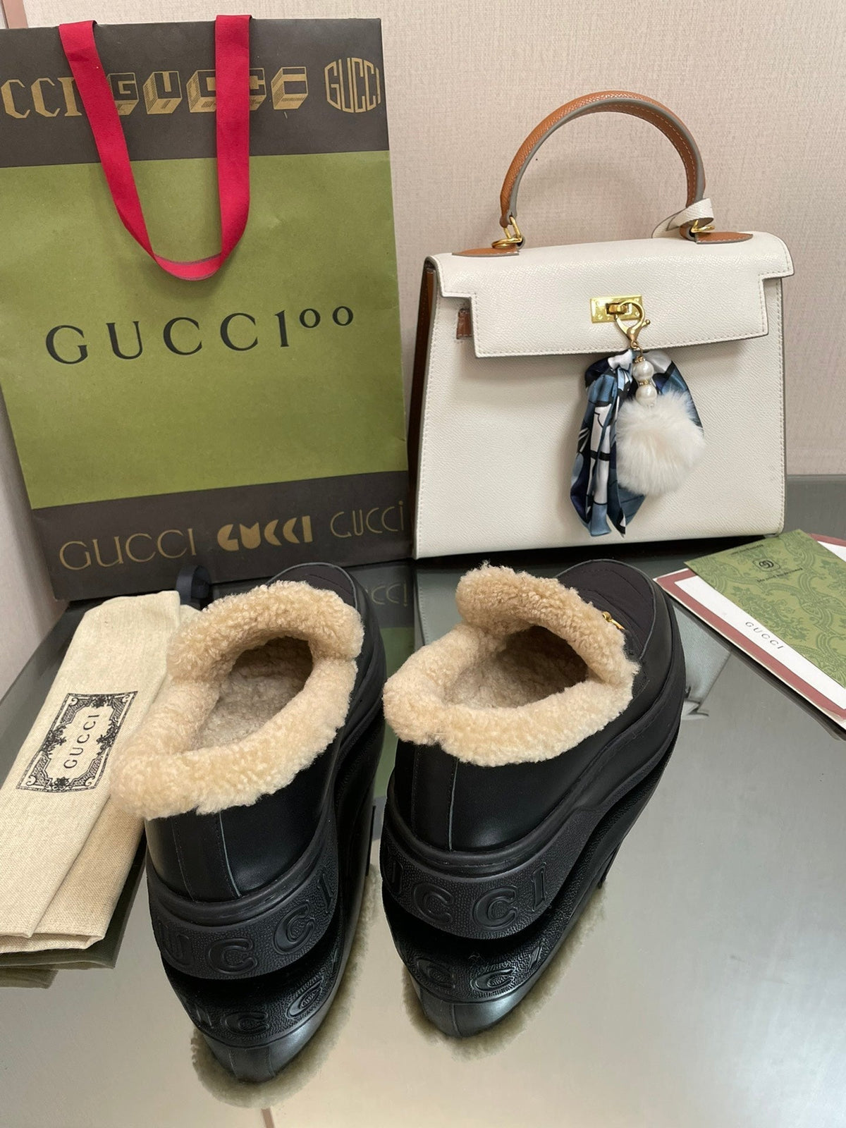 GG LOAFER IN BLACK CALFSKIN WITH BEIGE WOOL LINING