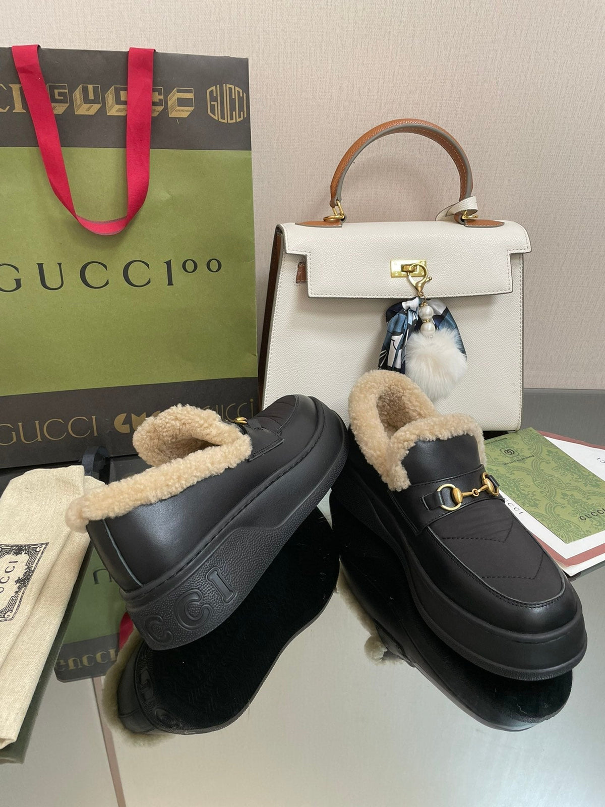 GG LOAFER IN BLACK CALFSKIN WITH BEIGE WOOL LINING