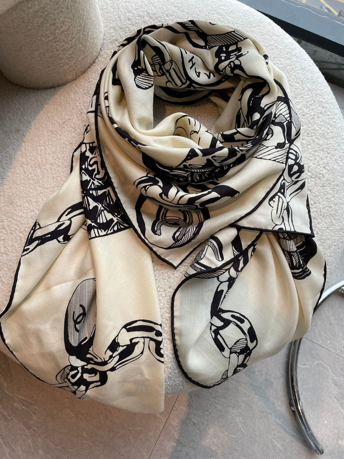 CC Square Scarf 140 CM In White Black Silk  421550