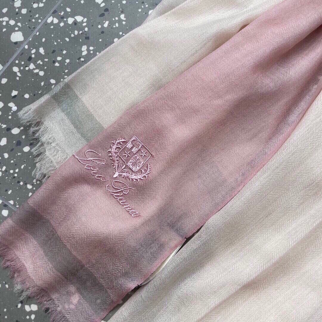 LP Quadrata Rainbow Scarf 200 CM In Beige Mix Light Pink Cashmere Silk 670019