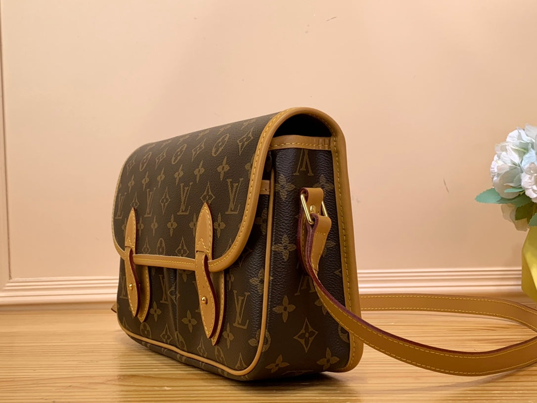 LV Gibeciere 28cm Brown Monogram Canvas 205872