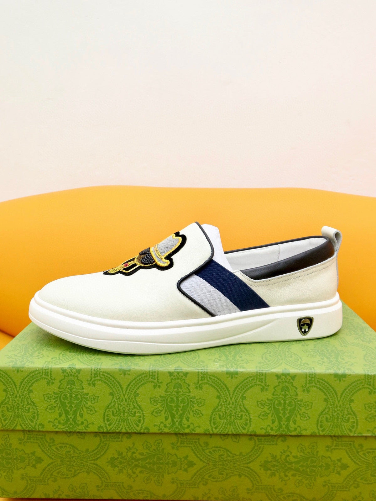 GG Men's Slip on Loafer White Black Cowhide 660094