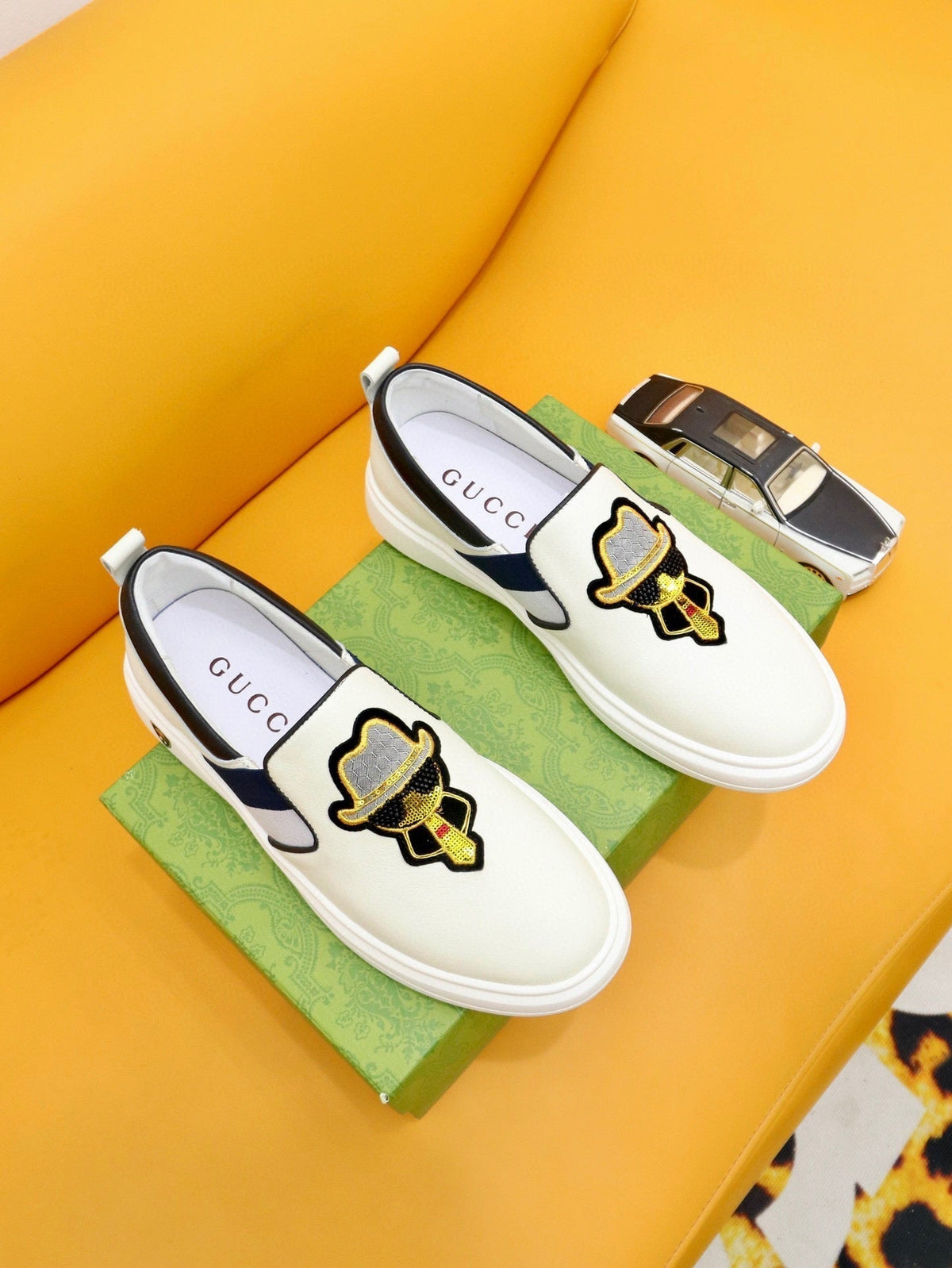 GG Men's Slip on Loafer White Black Cowhide 660094