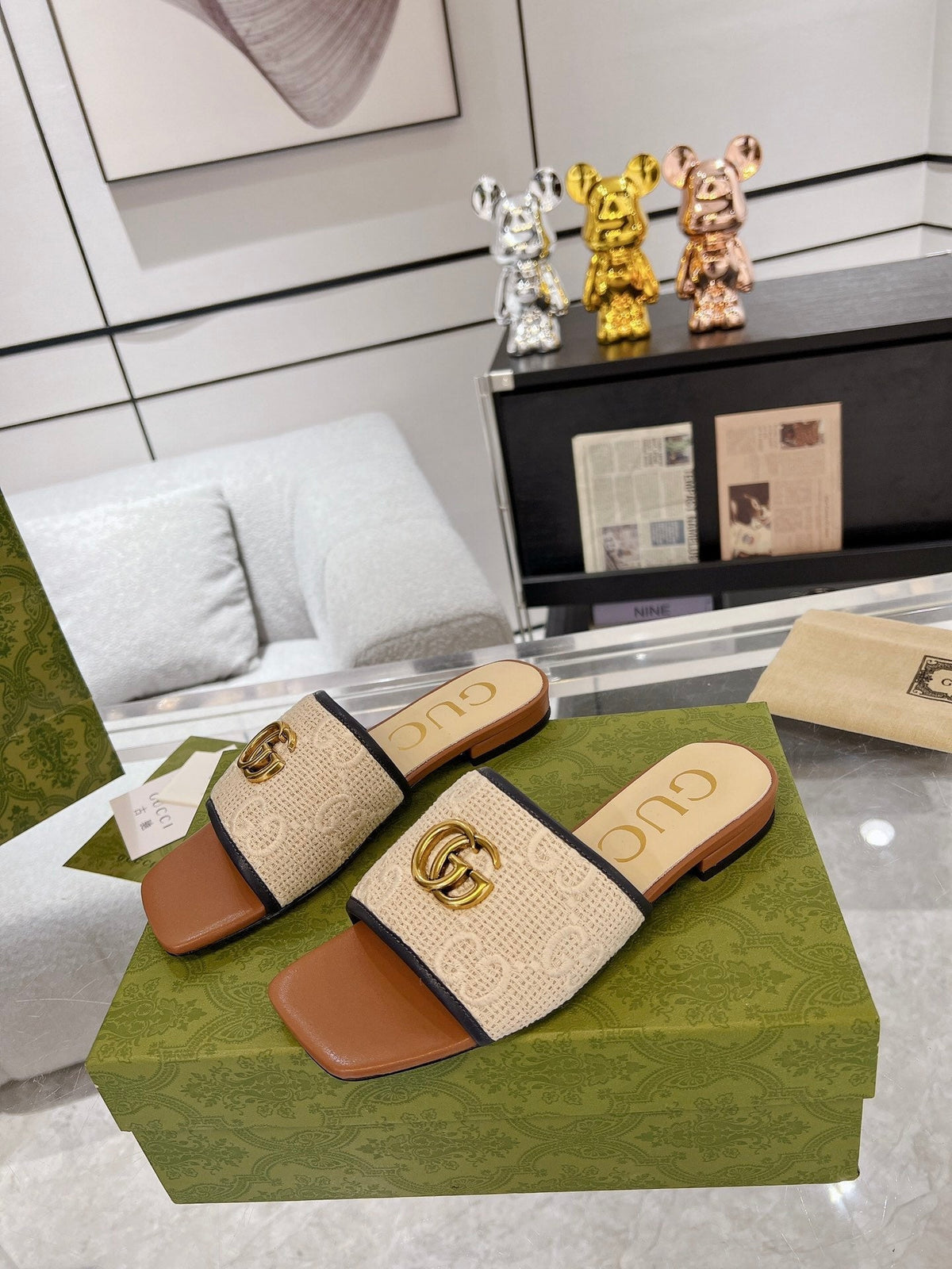 GG EXCLUSIVE SLIDE SANDAL CARAMEL AND CREAM SEDGE