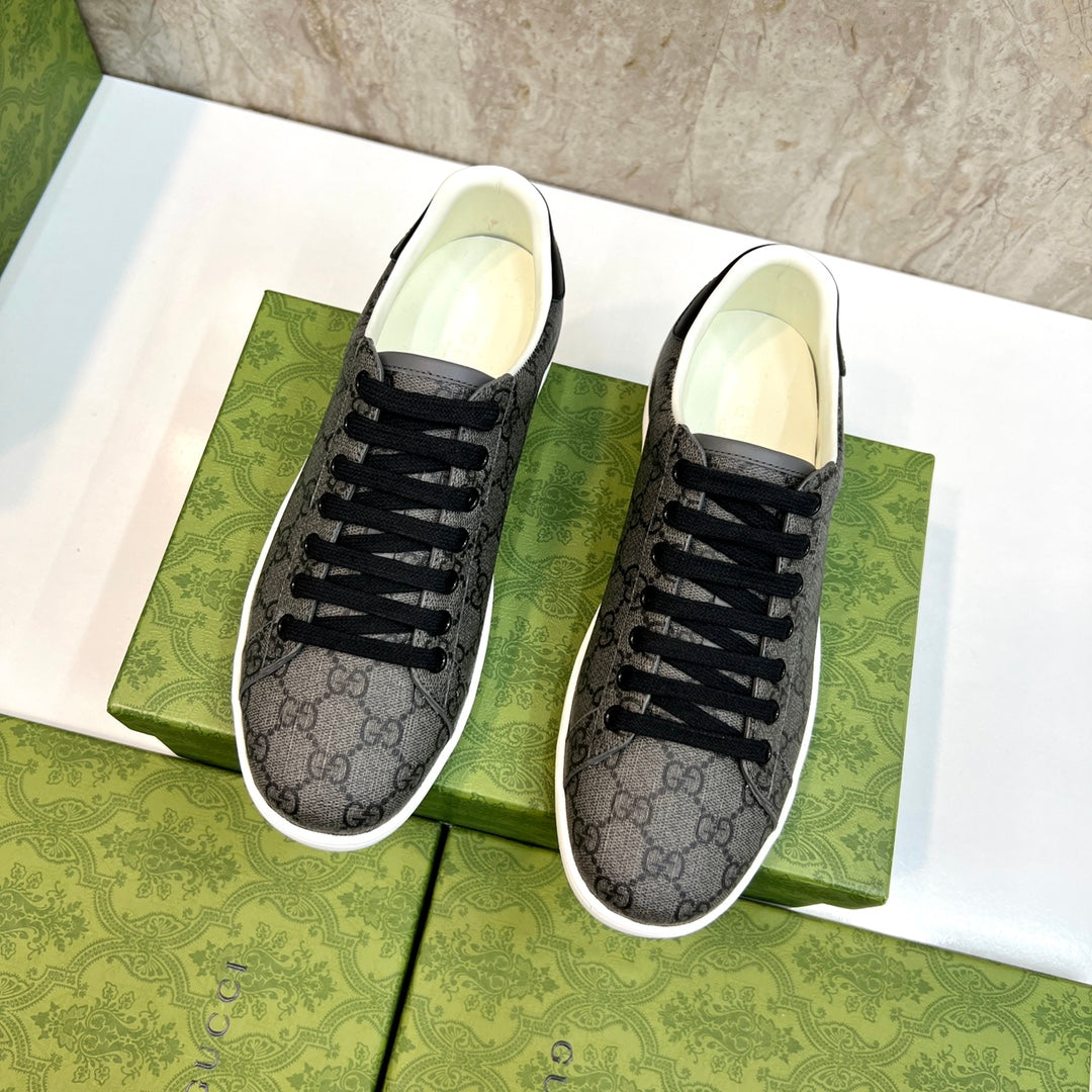 GG Men's Supreme Sneaker Black Canvas 525926