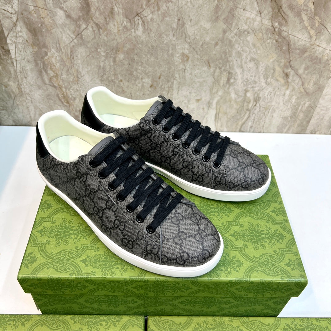 GG Men's Supreme Sneaker Black Canvas 525926