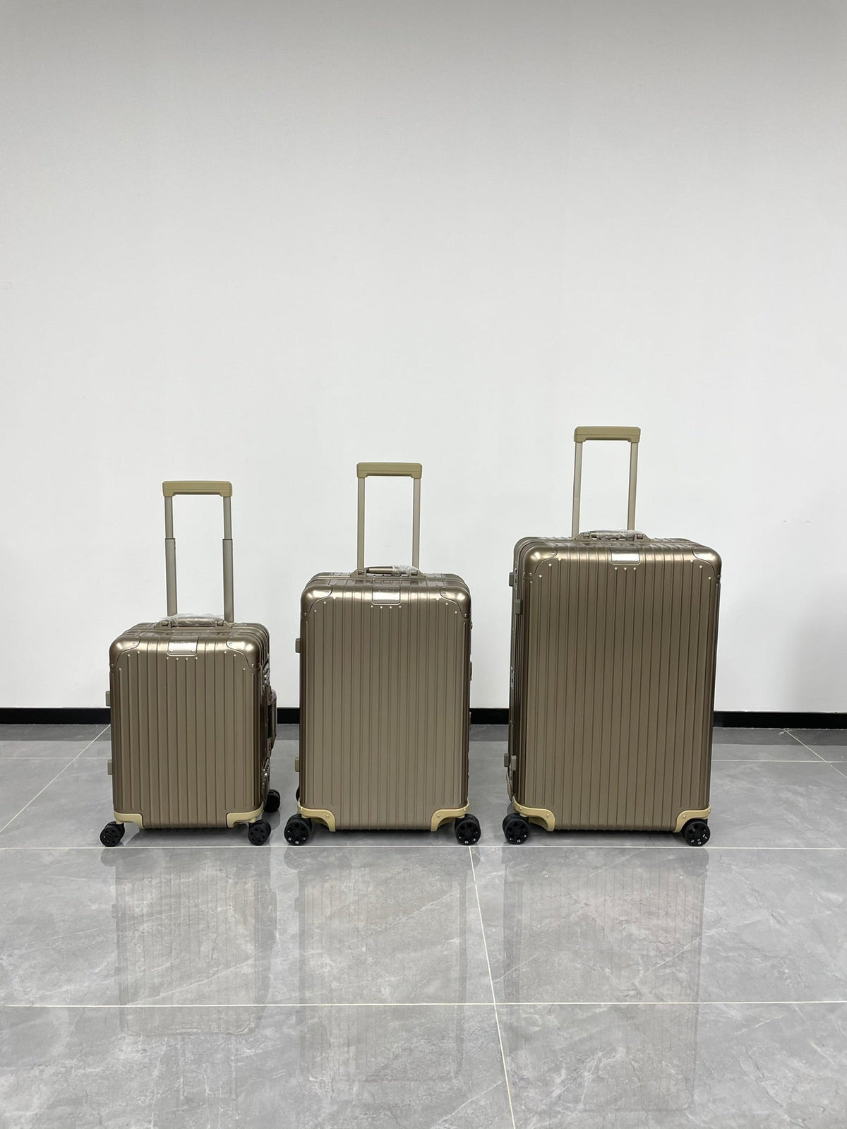 Rimowa 2025 Titanium Gold Aluminum 273830
