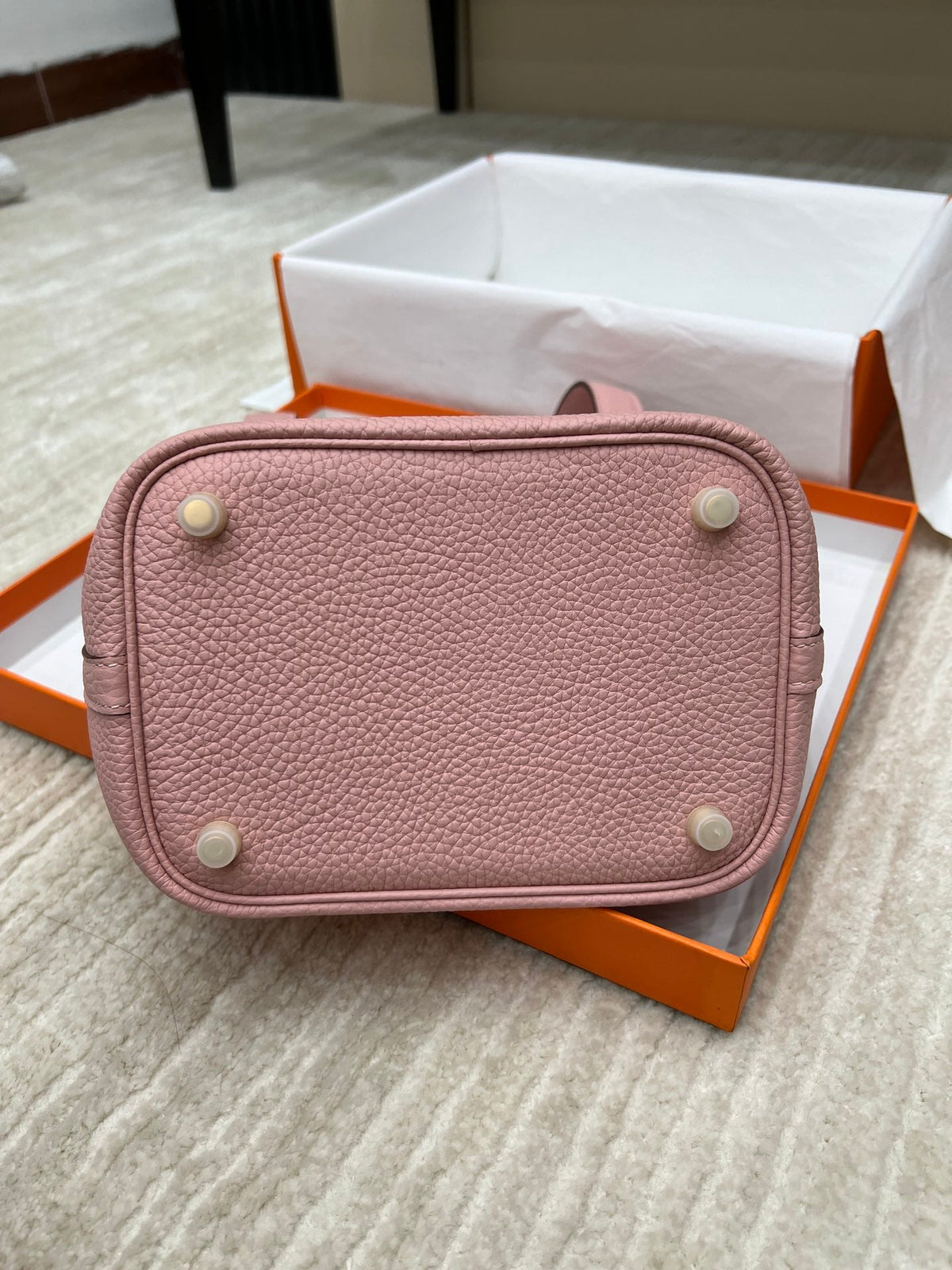 HM PICOTIN LOCK 18 BABY PINK TOGO LEATHER
