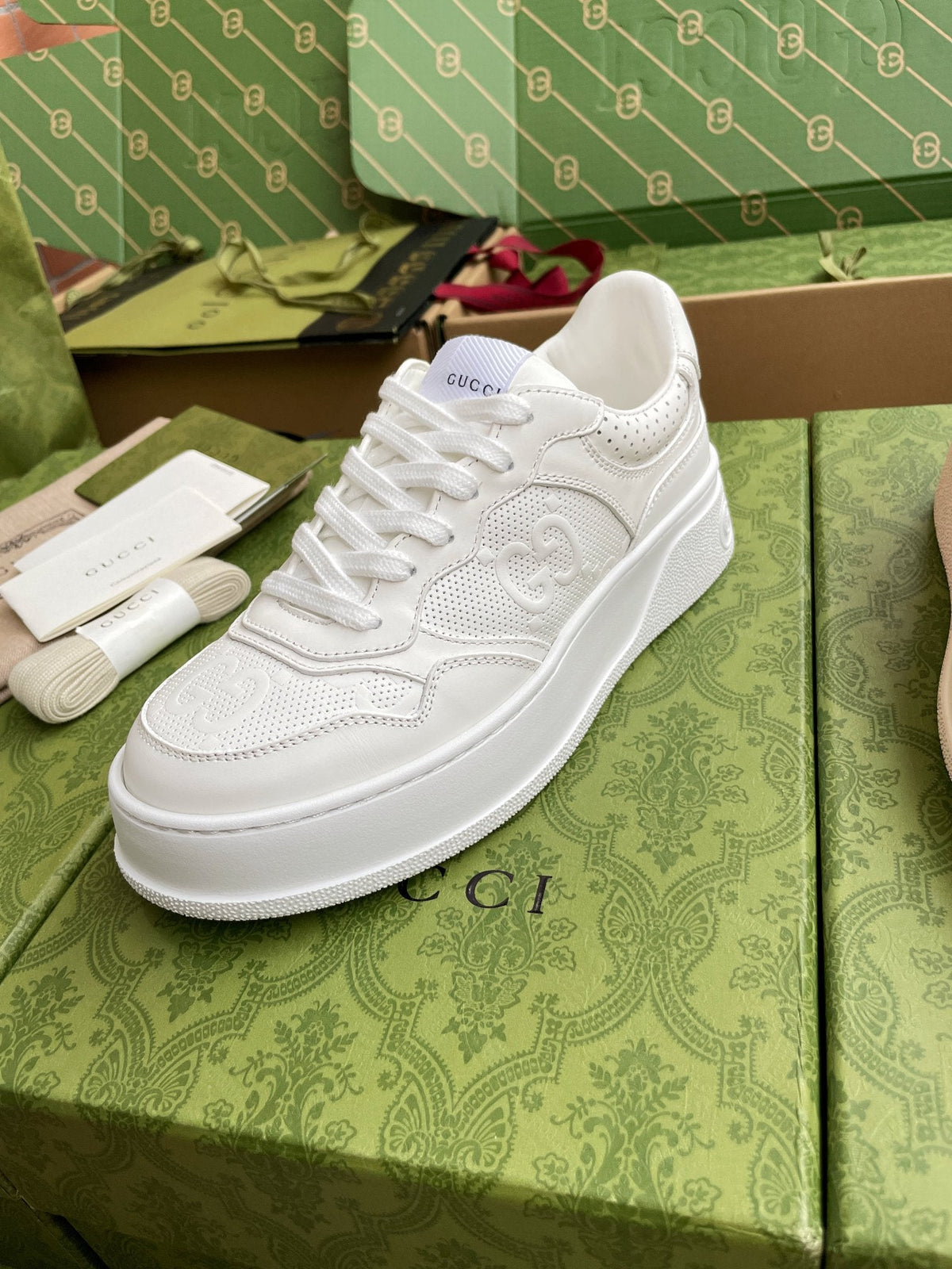 GG 26 Sneaker White Calfskin 632891