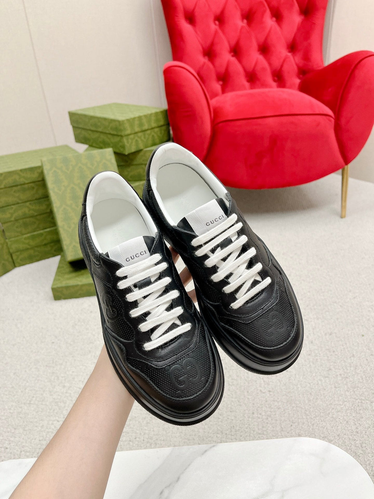 GG EMBOSSED TRAINER BLACK CALFSKIN