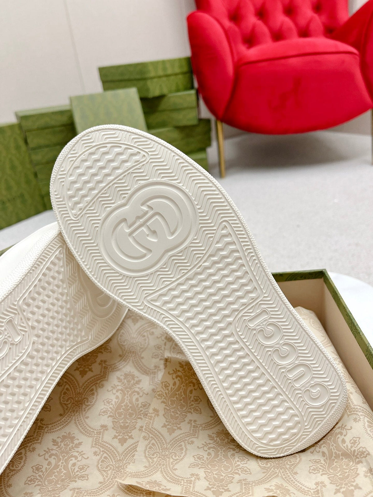 GG TRAINER WHITE AND CREAM CALFSKIN
