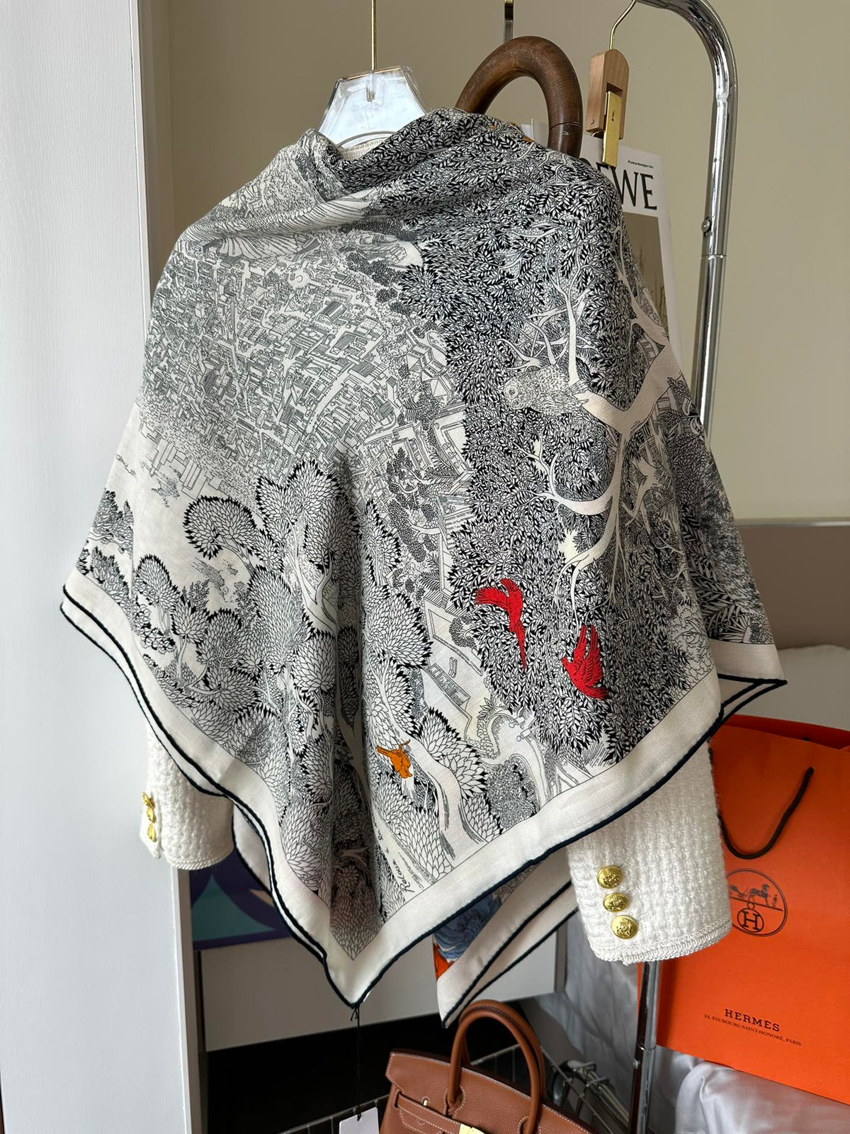 Retour A La Nature Shawl 140 CM White Black Colorful Silk