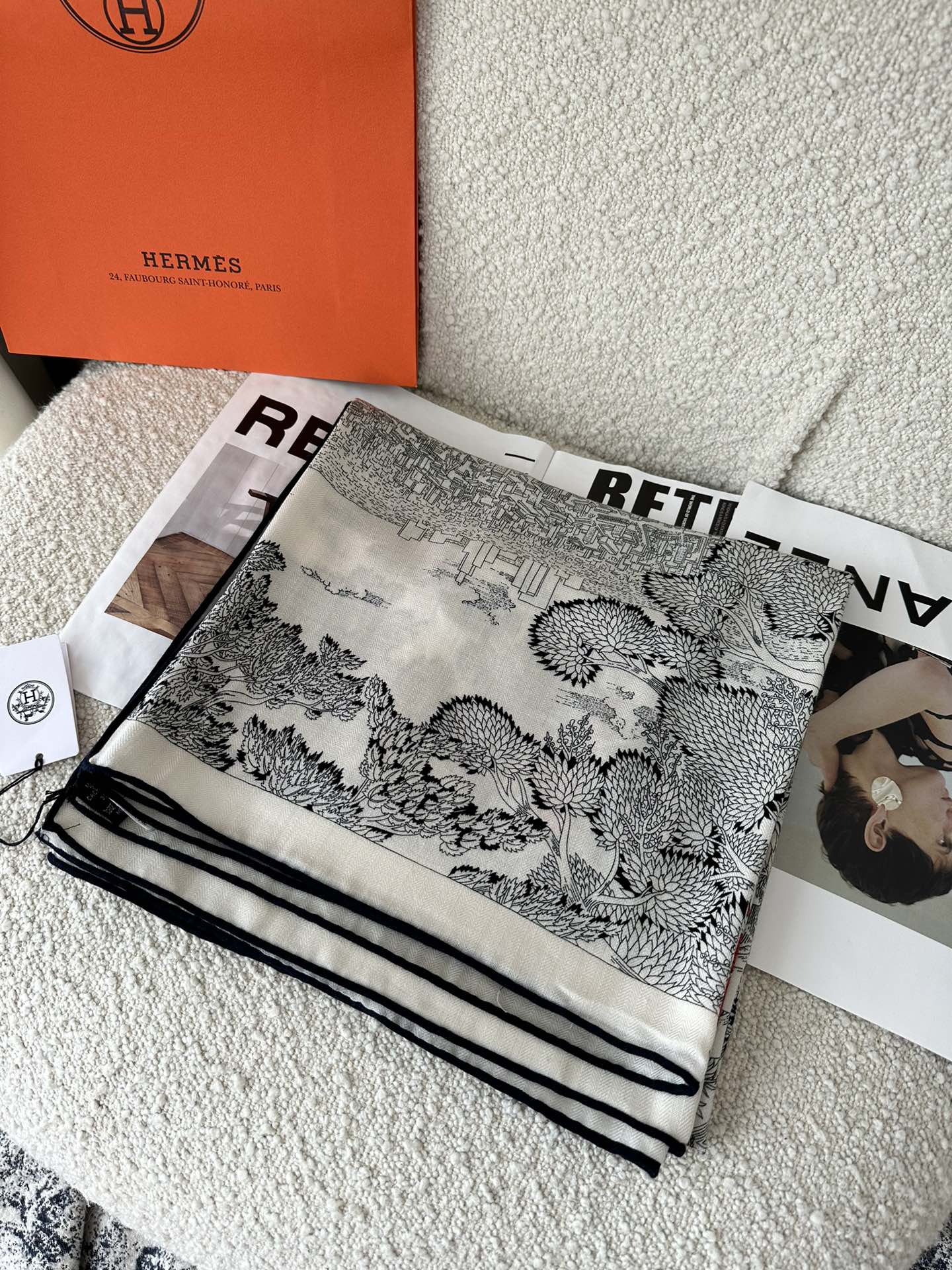 Retour A La Nature Shawl 140 CM White Black Colorful Silk