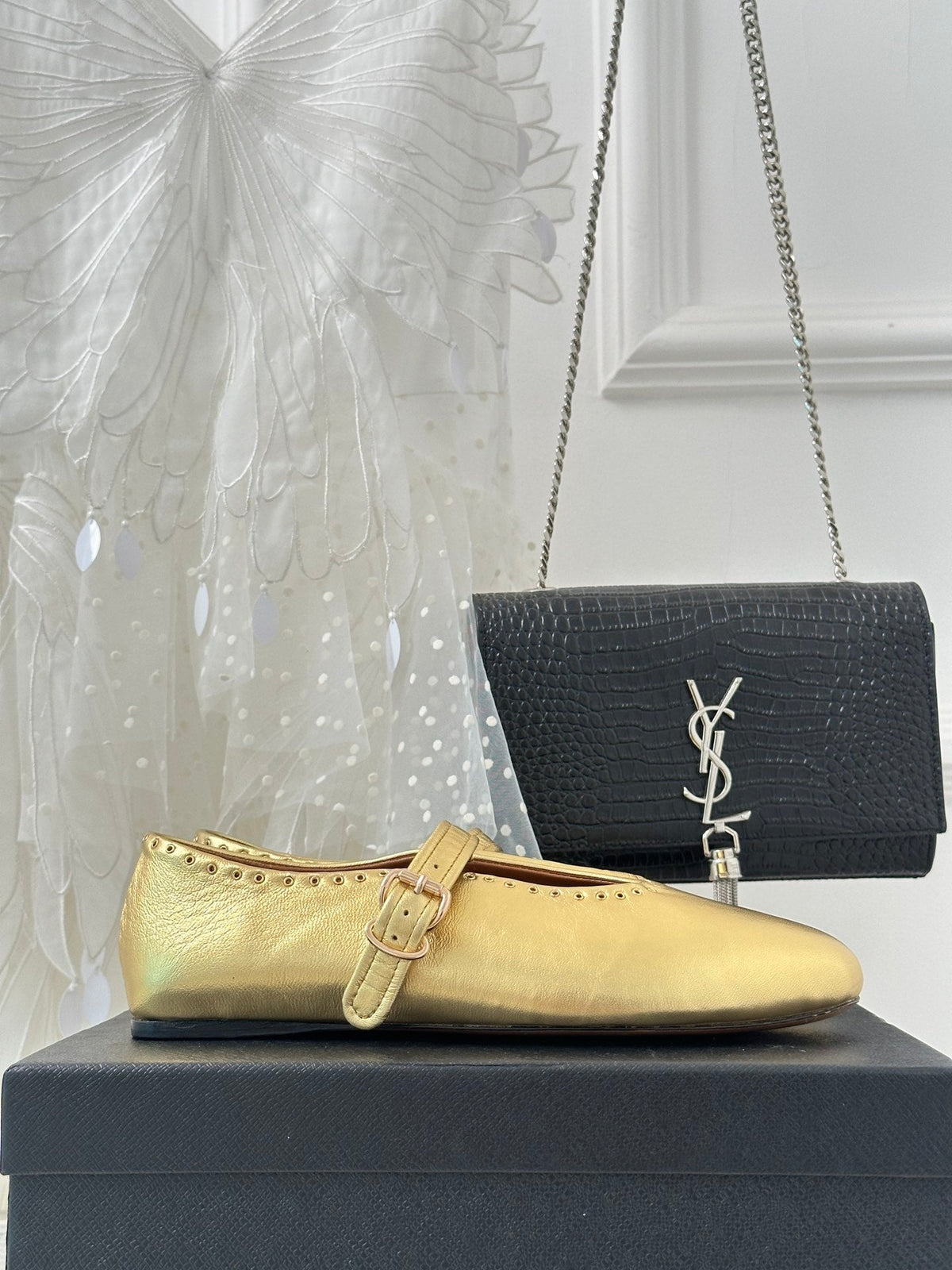 Alaia 25 Ballet Flats Gold Calfskin 293241