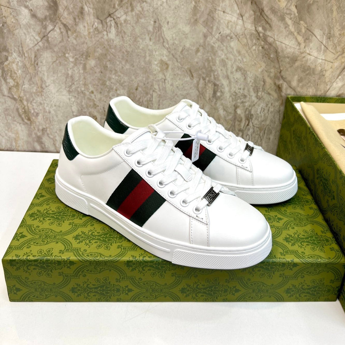 GG Men's ACE Sneaker White Calfskin 525955
