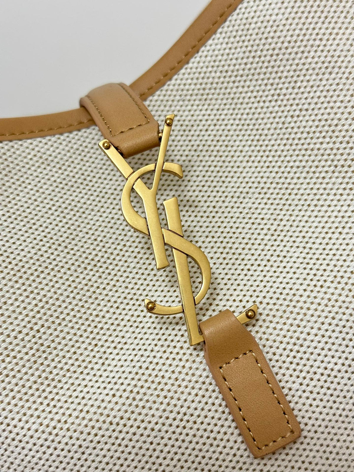 le 5a7 small 23 cream canvas brown calfskin