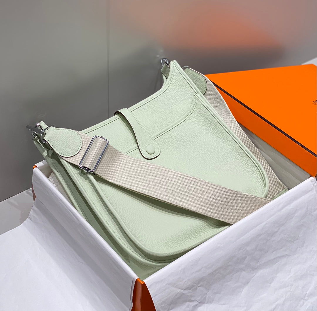 Evelyne 29cm Glacial Green Togo Silver Hardware