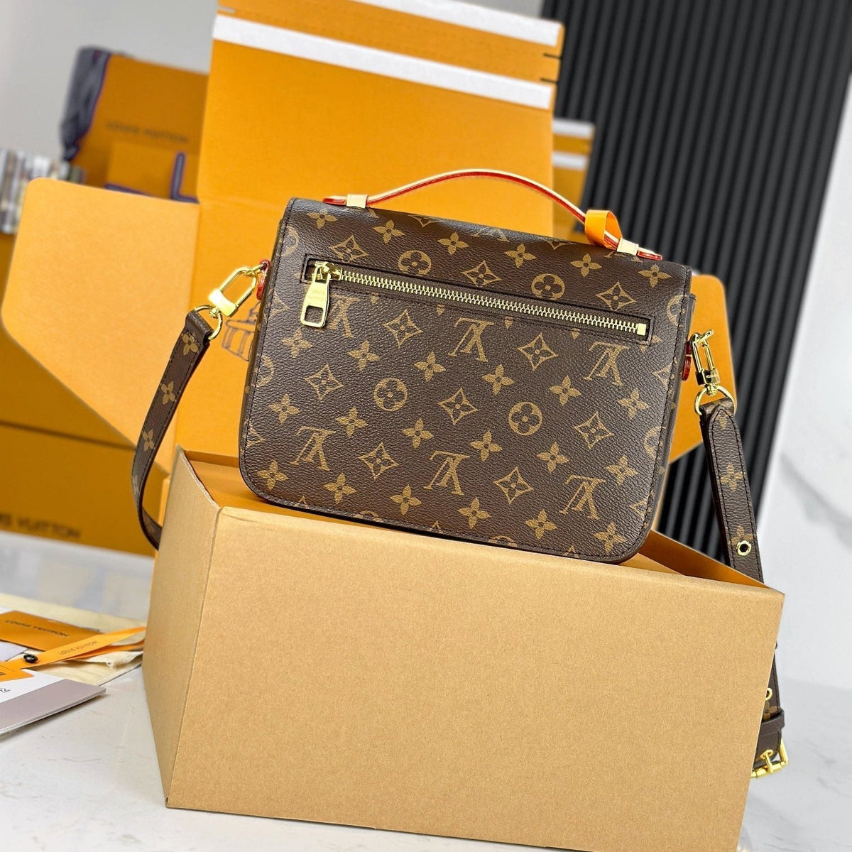 LV Pochette Metis Brown Monogram Reverse Canvas 204263