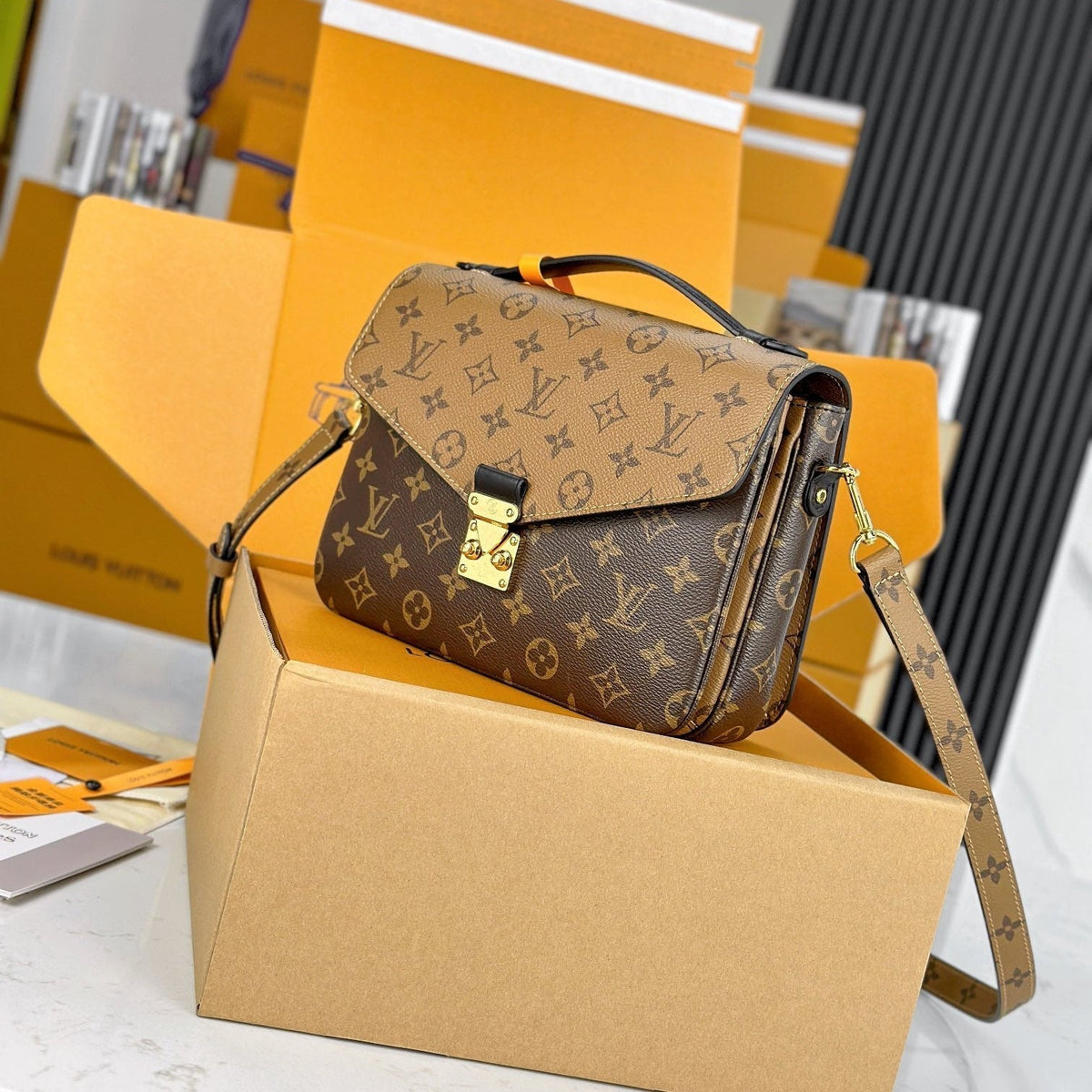 LV Pochette Metis Brown mix Ginger Brown Monogram Reverse Canvas 204264