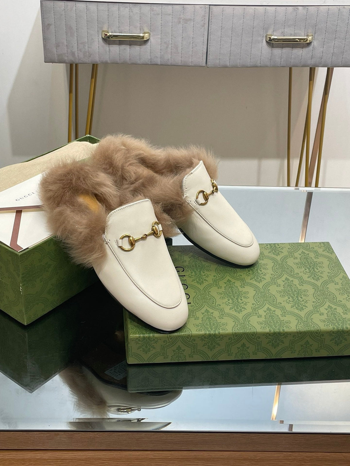 HORSEBIT MULE IN WHITE CALFSKIN AND LAMB WOOL LINING