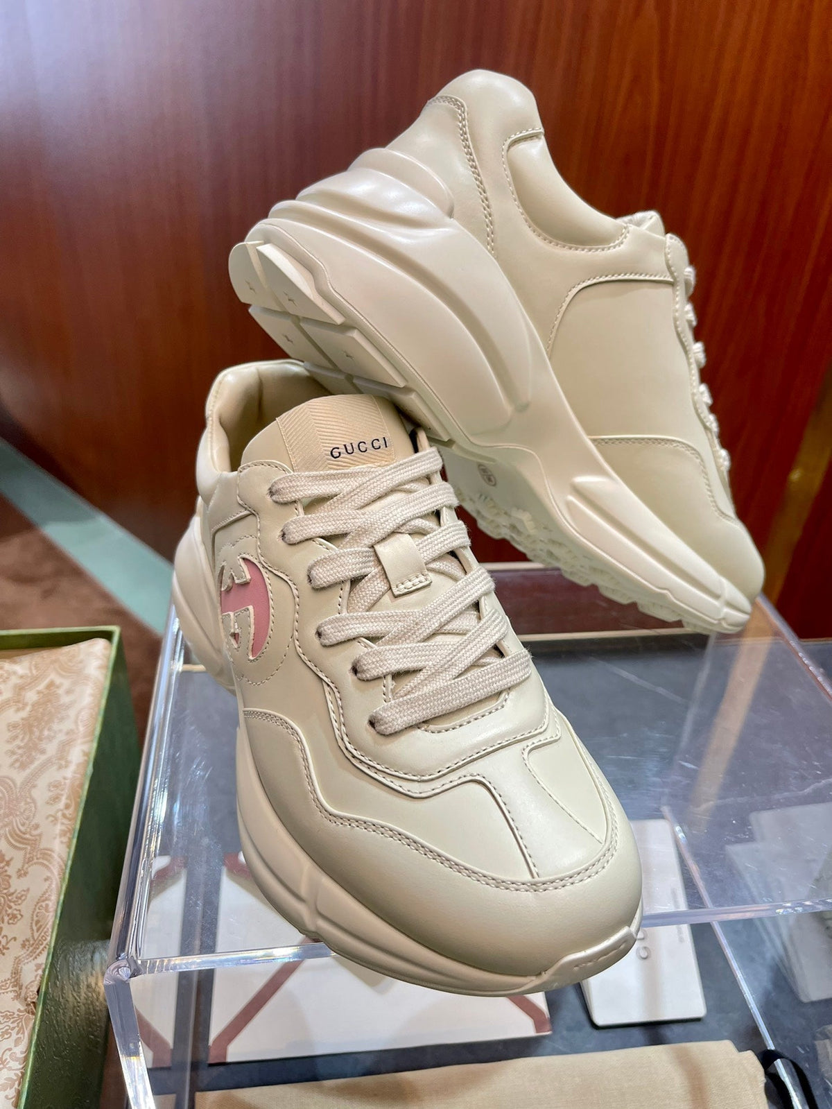 GG Men's Rhyton Sneaker Milk White Pink Calfskin 524491