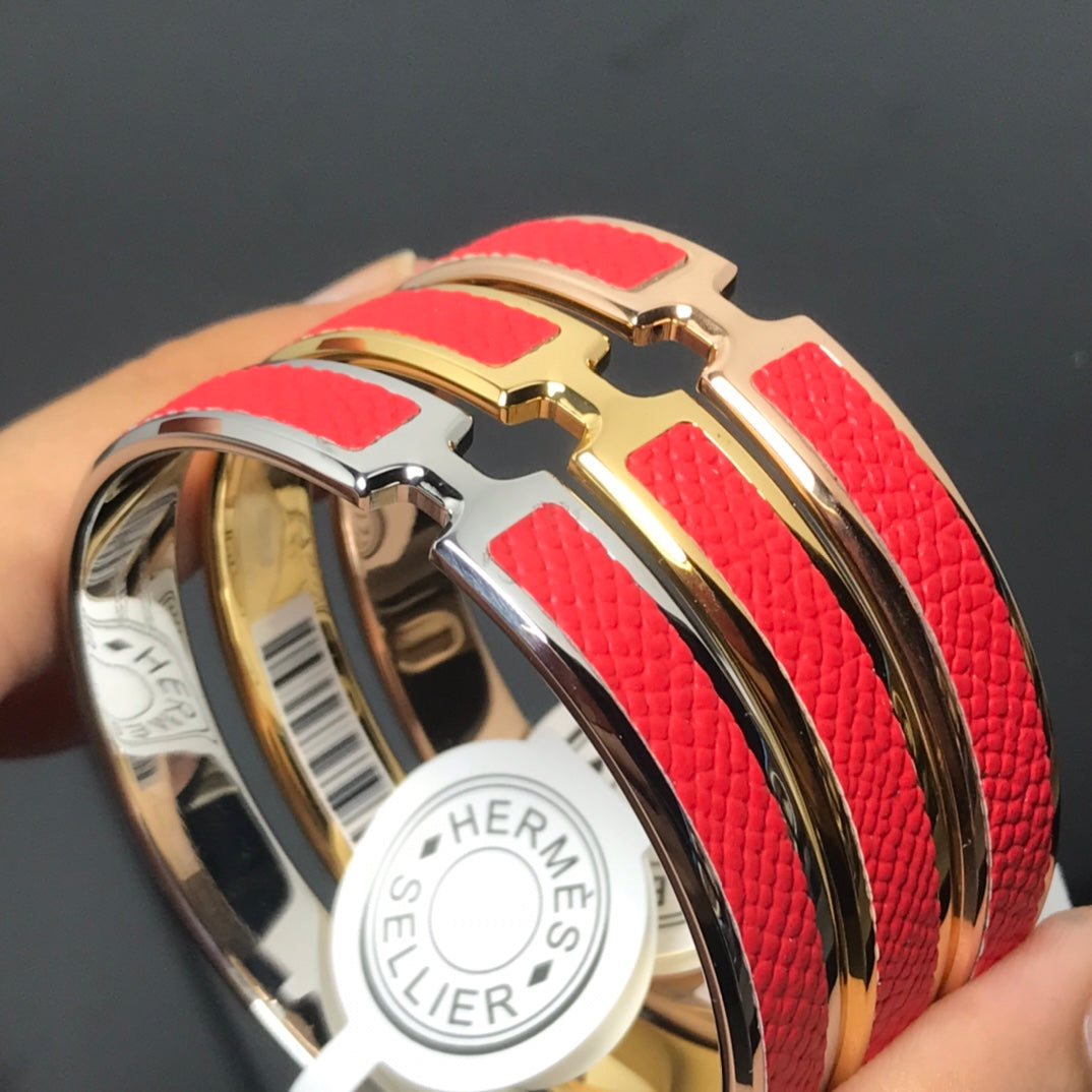 H Pig Nose Red Bracelet
