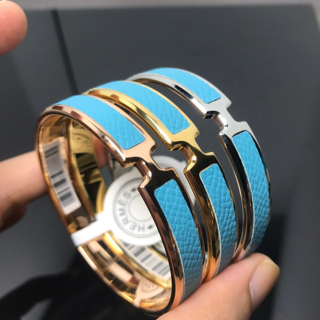 H Pig Nose Blue Bracelet