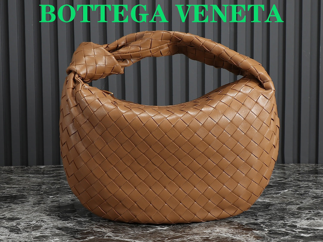 bv teen jodie 36cm brown lambskin