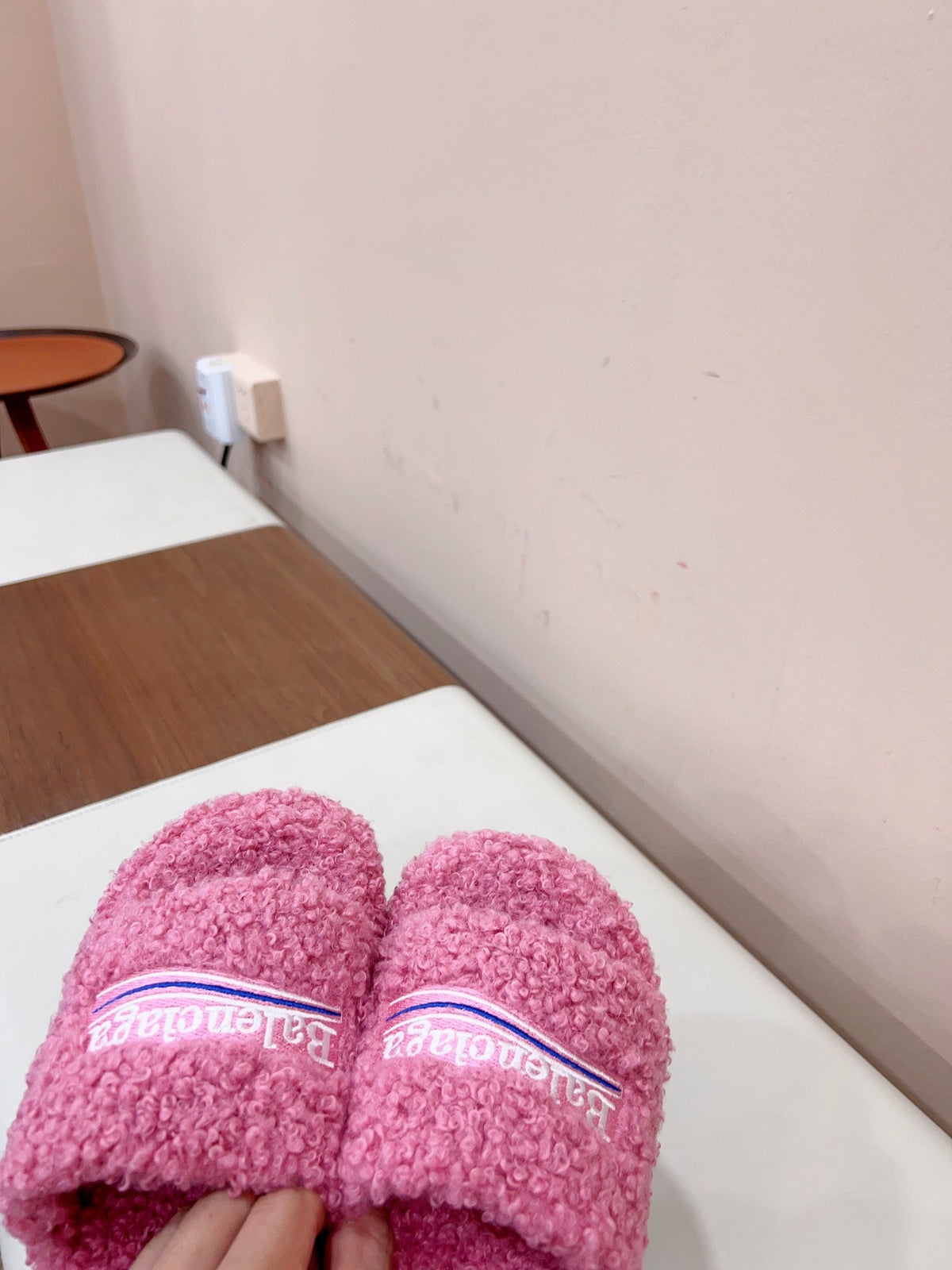 THICK-SOLED SLIPPERS IN PINK WOOL