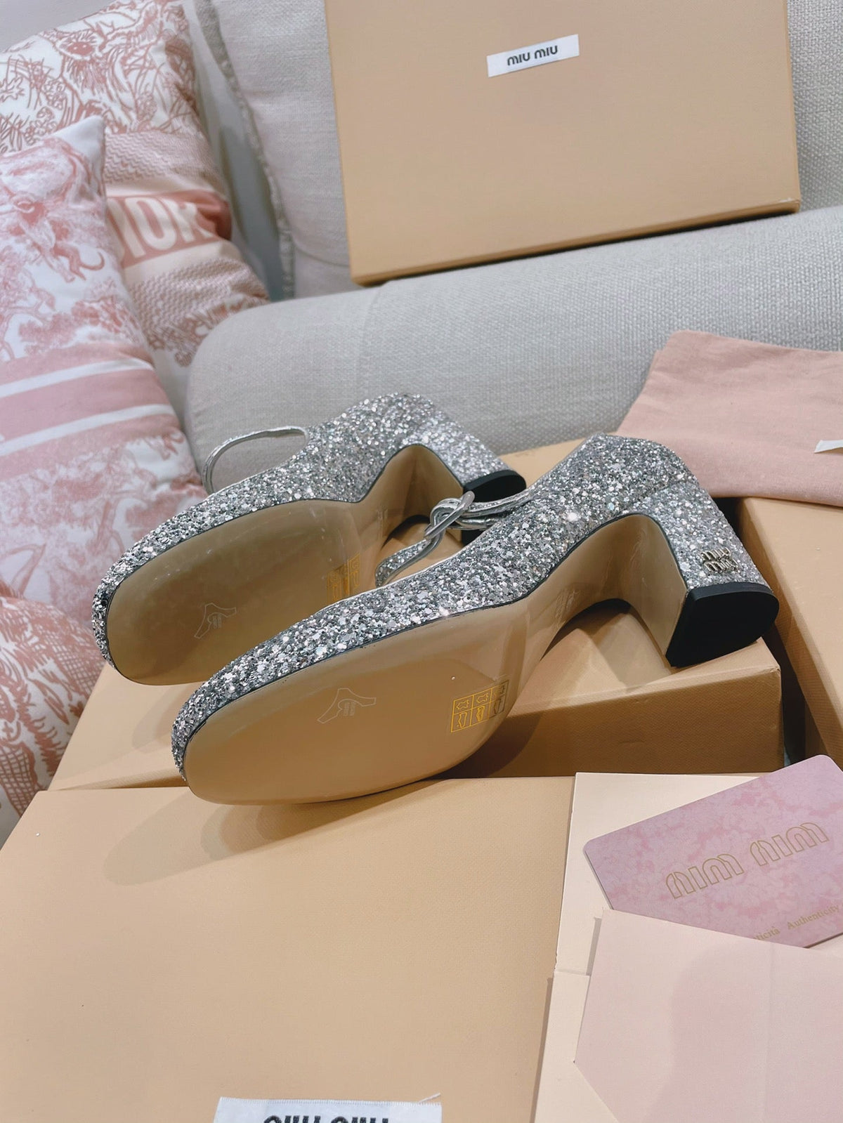 Miu Miu 2026 Round-Toe Pumps 65mm Patent Leather Glitter 155501