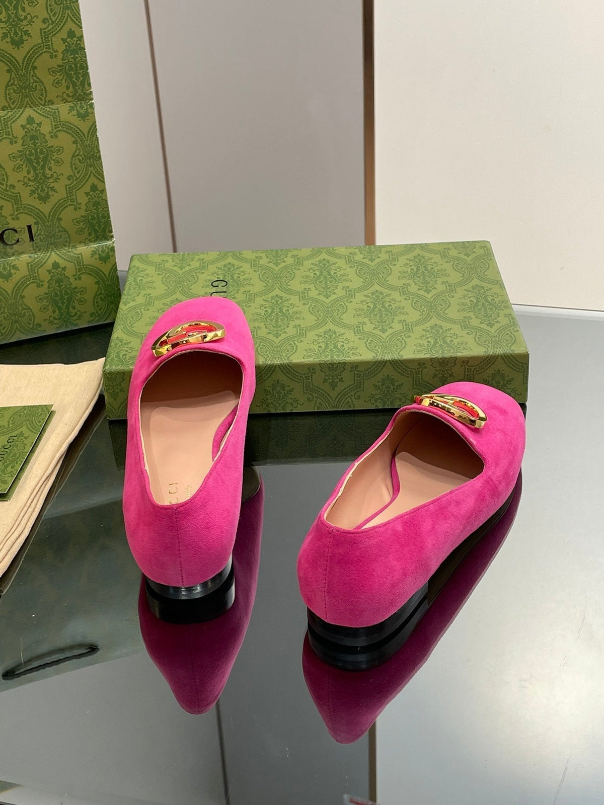 BLONDIE LOGO-PLAQUE LOAFERS IN FUSCIA PINK SUEDE