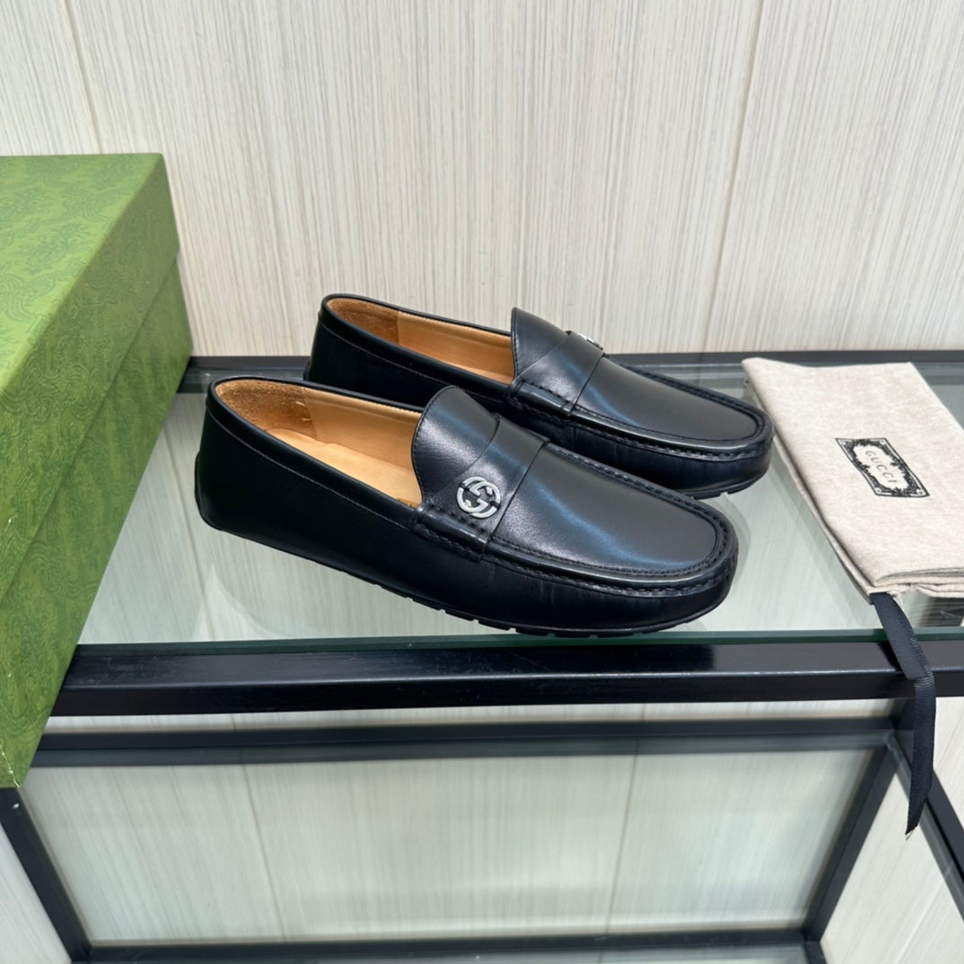 GG Men's Interlocking G Loafer Black Cowhide 165489