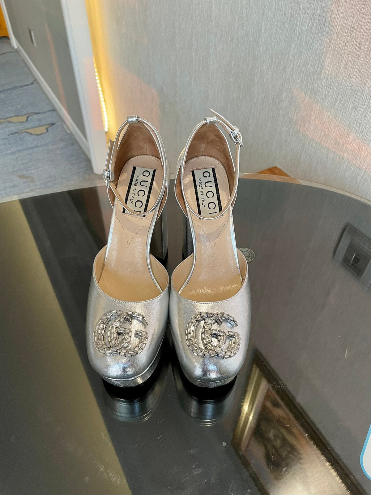 platform pump 12cm with double g silver metalic patent leather