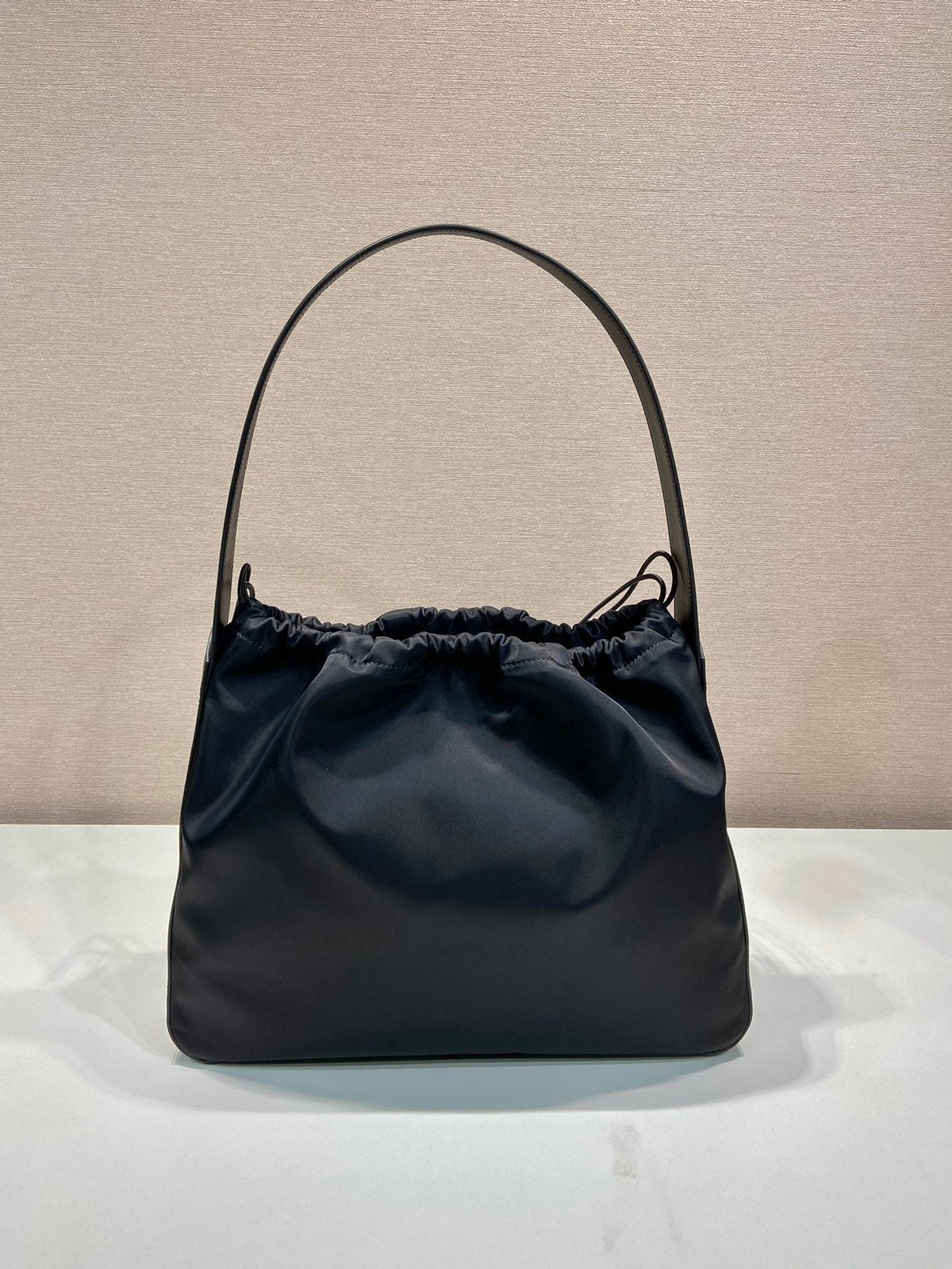 LARGE DRAWSTRING BAG 37 IN BLACK RE-NYLON