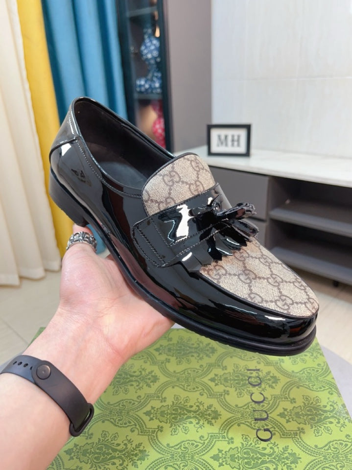 GG Men's Tassel Loafer Black Canvas Cowhide 330398