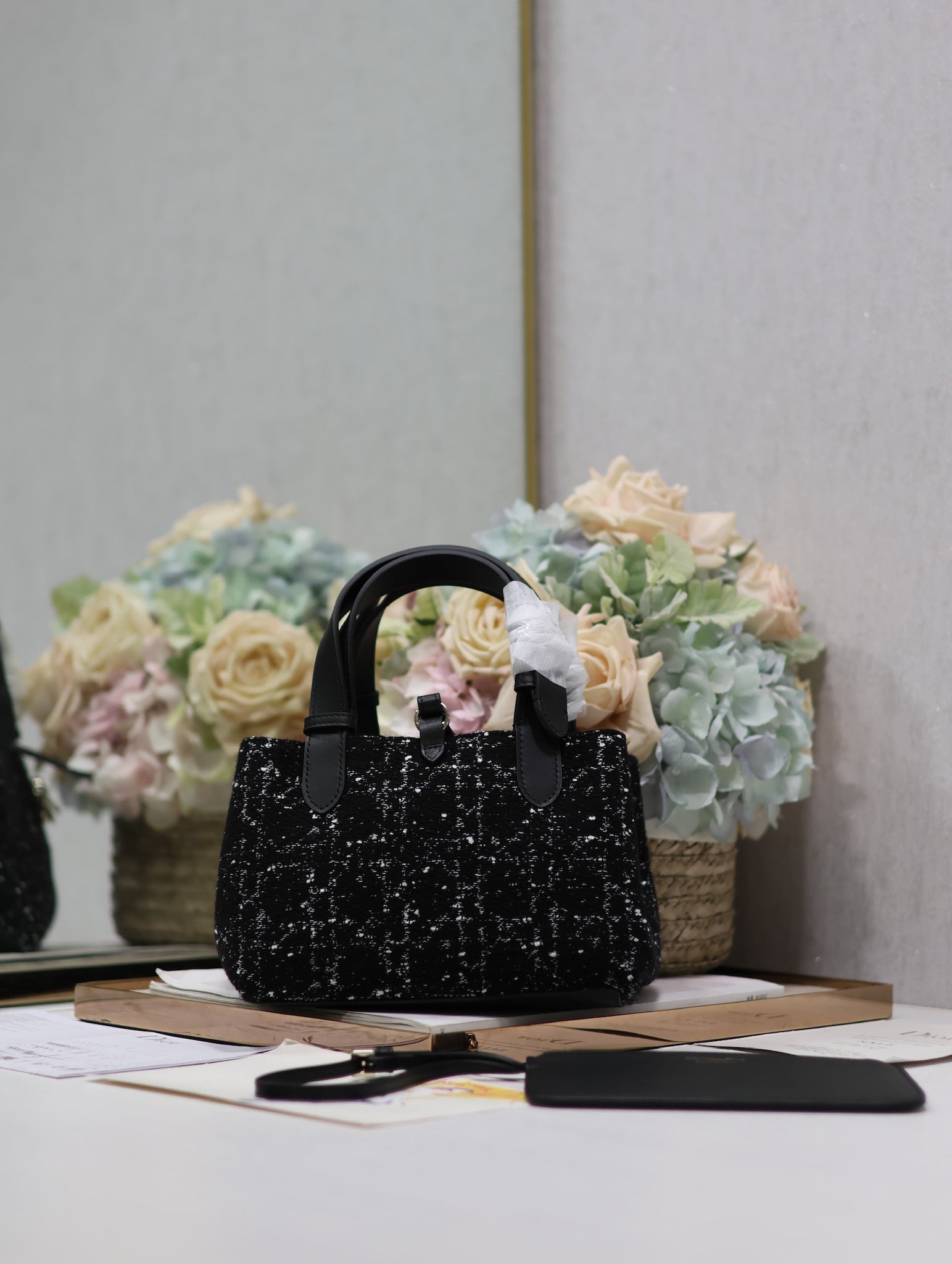 CD Small Toujours 23 Black Tweed 245636