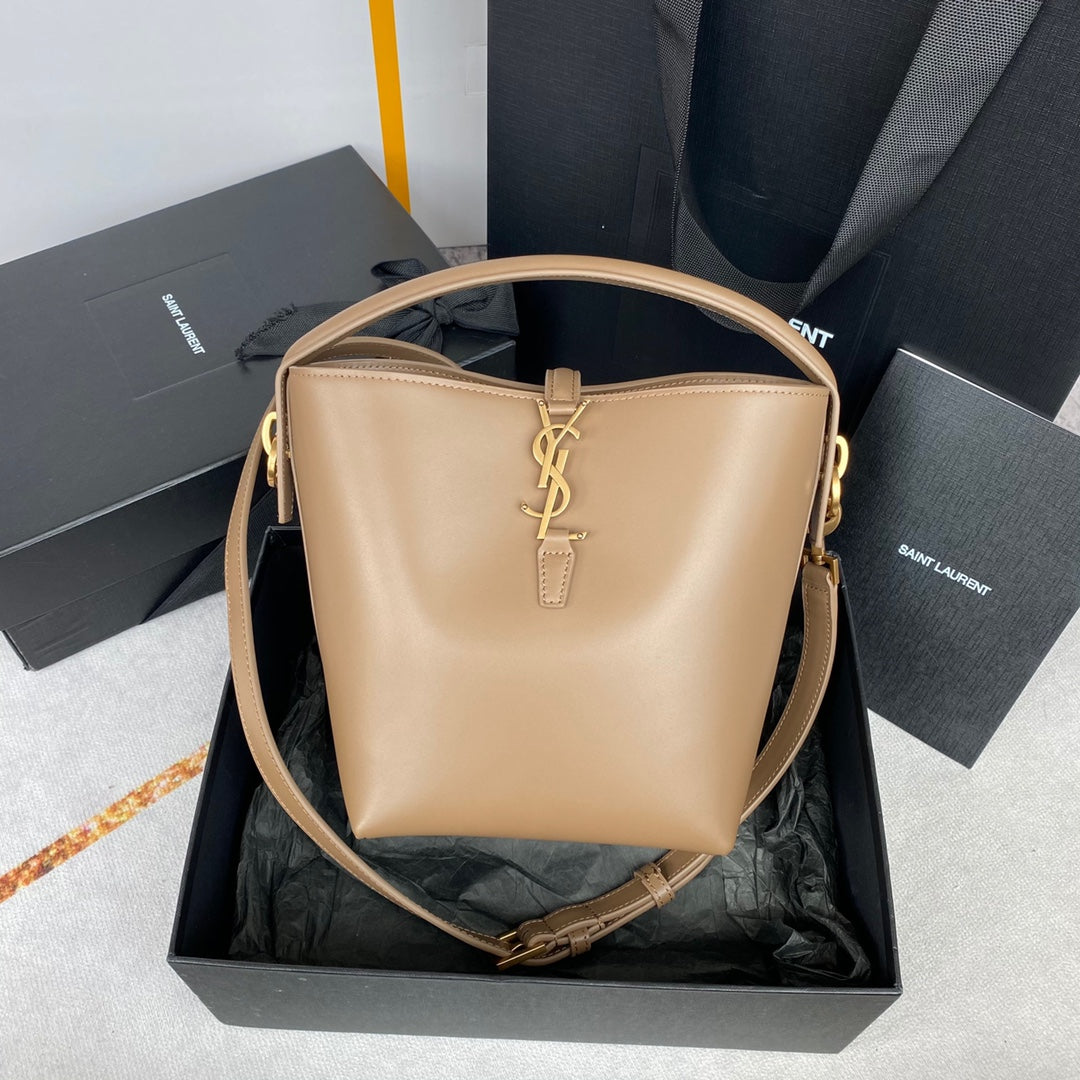 le 37 small 17cm dark beige shiny calfskin